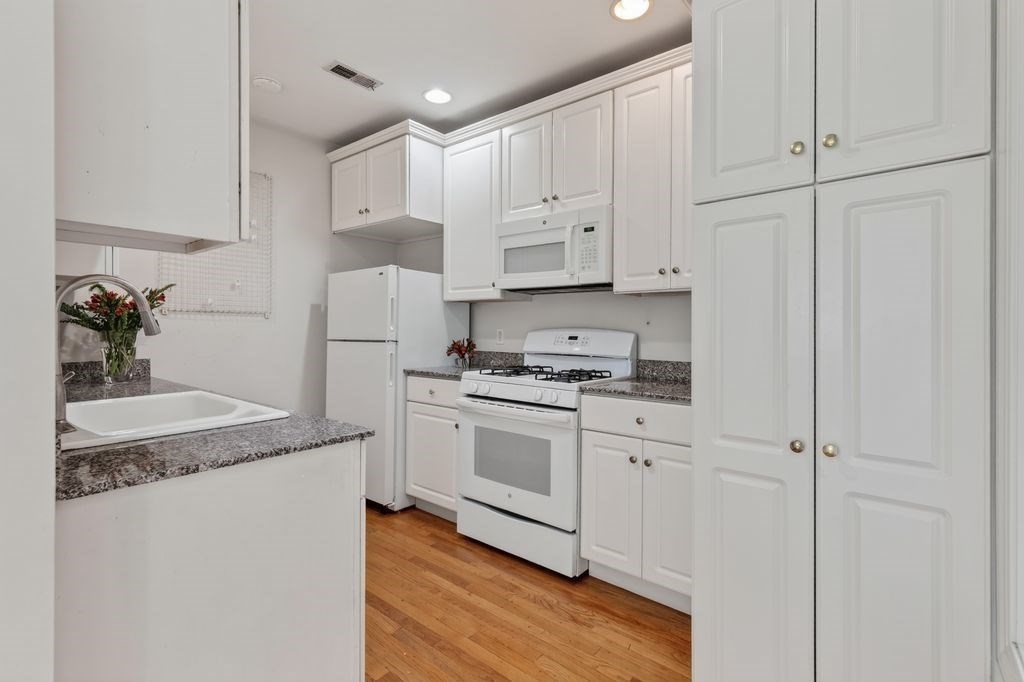 56 Park Street Property Photo 13