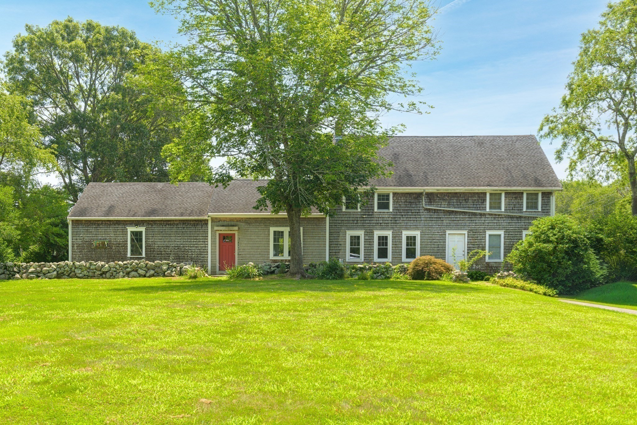 864-866 Pine Hill Property Photo 4