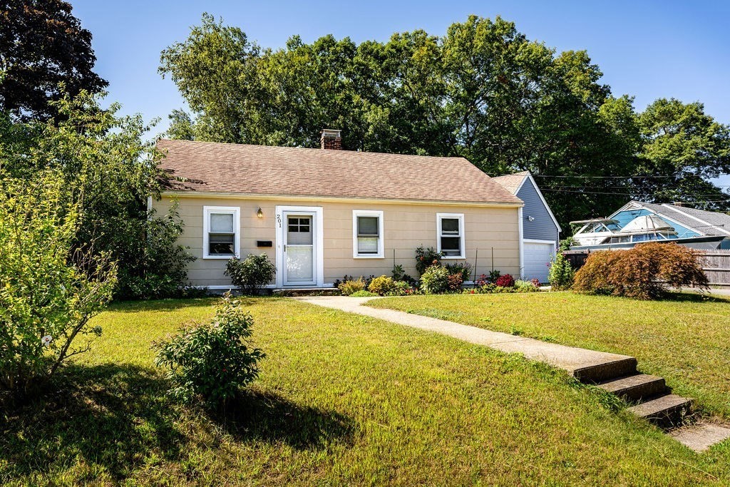 201 Stoughton St Property Photo 1