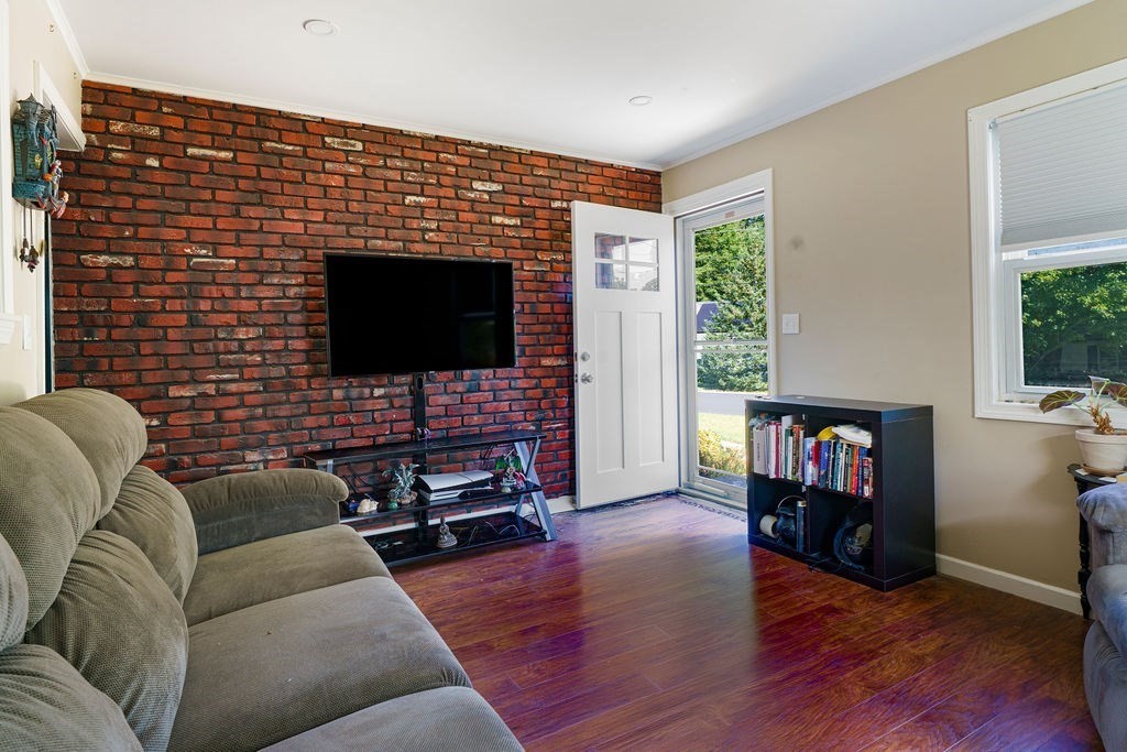 201 Stoughton St Property Photo 7