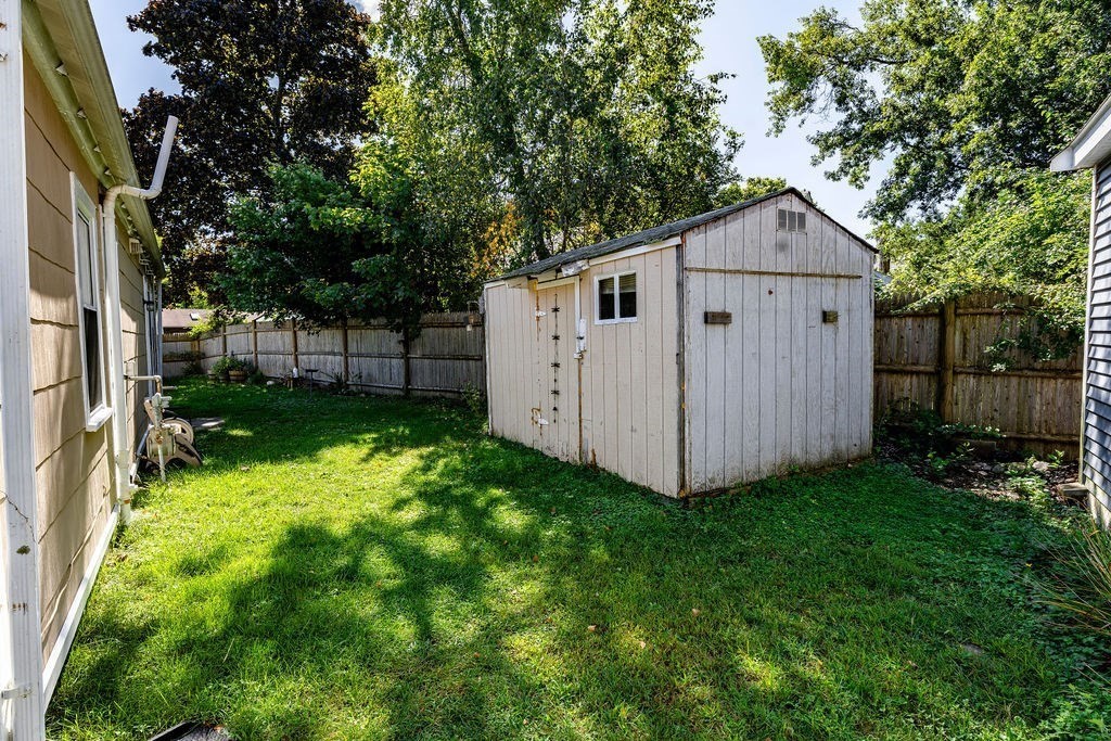 201 Stoughton St Property Photo 15