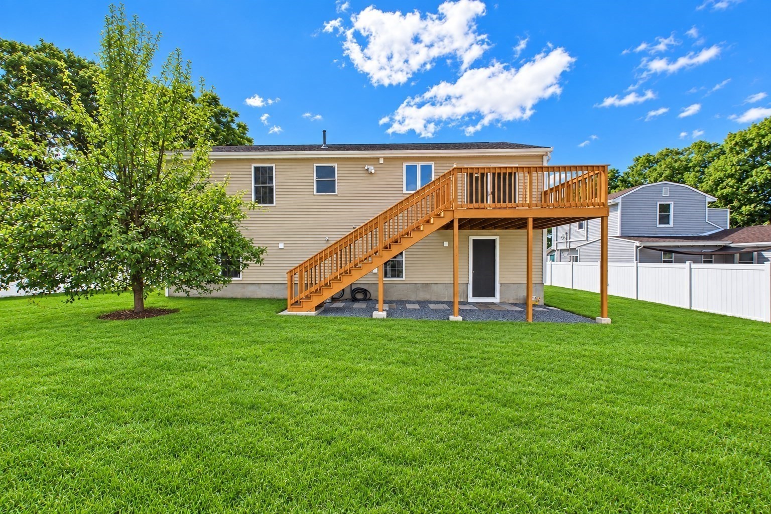 7 Vincent St. Property Photo 23