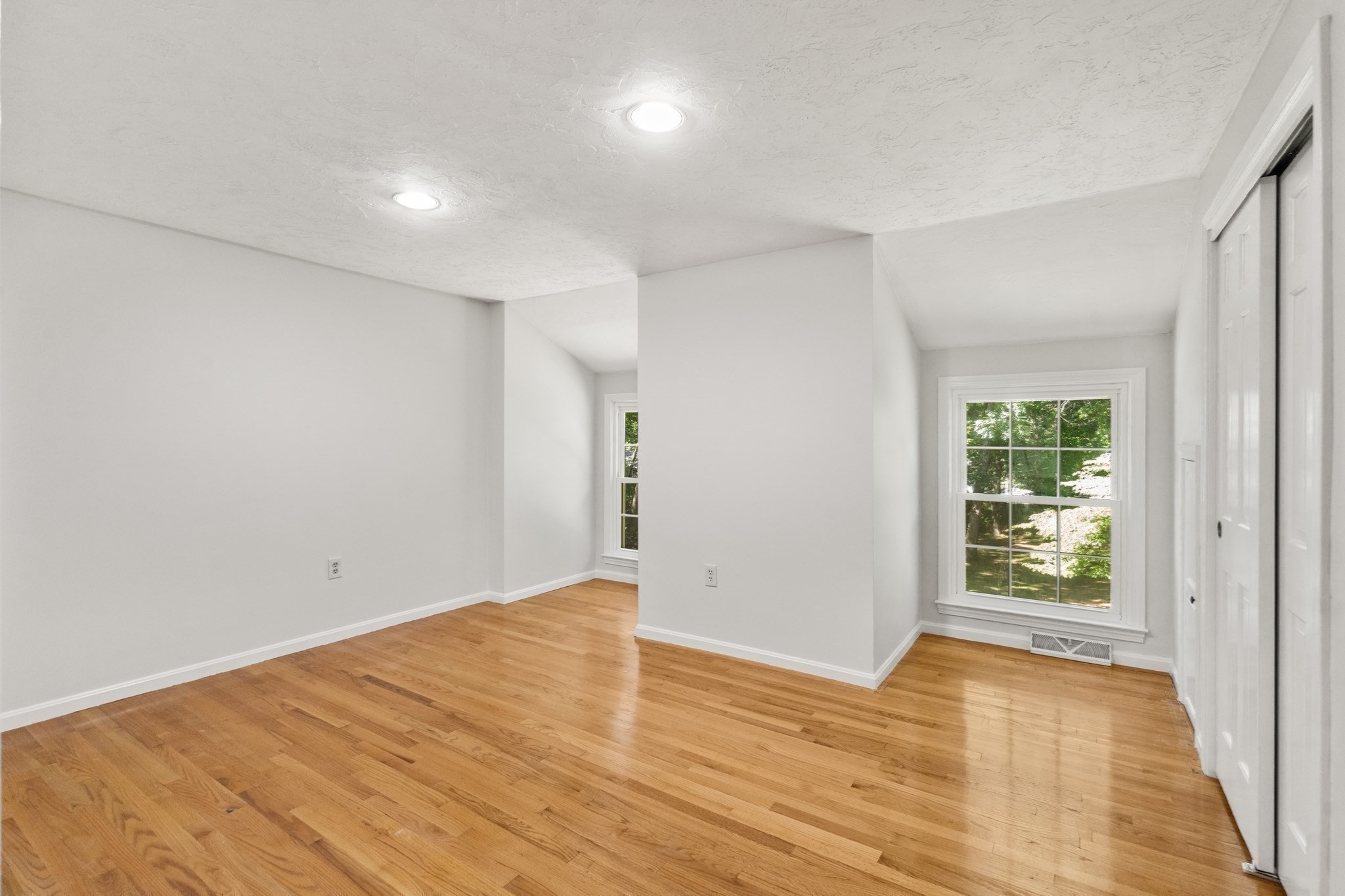 942 Salem End Road Property Photo 17