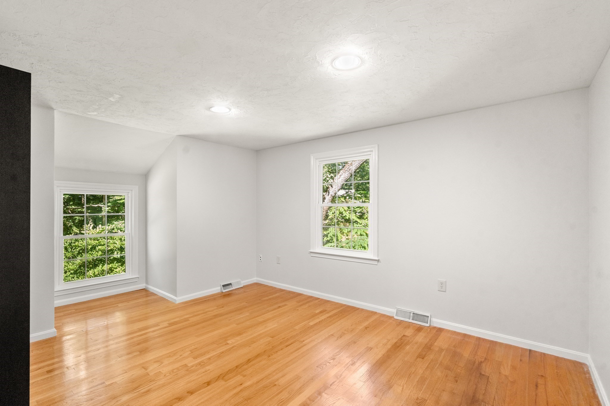 942 Salem End Road Property Photo 19