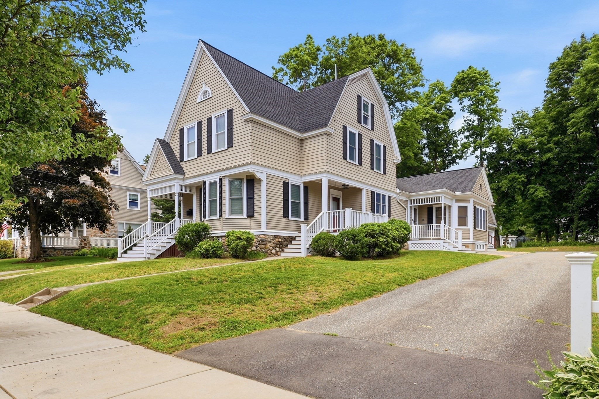 10 Wolcott Ave Property Photo 1