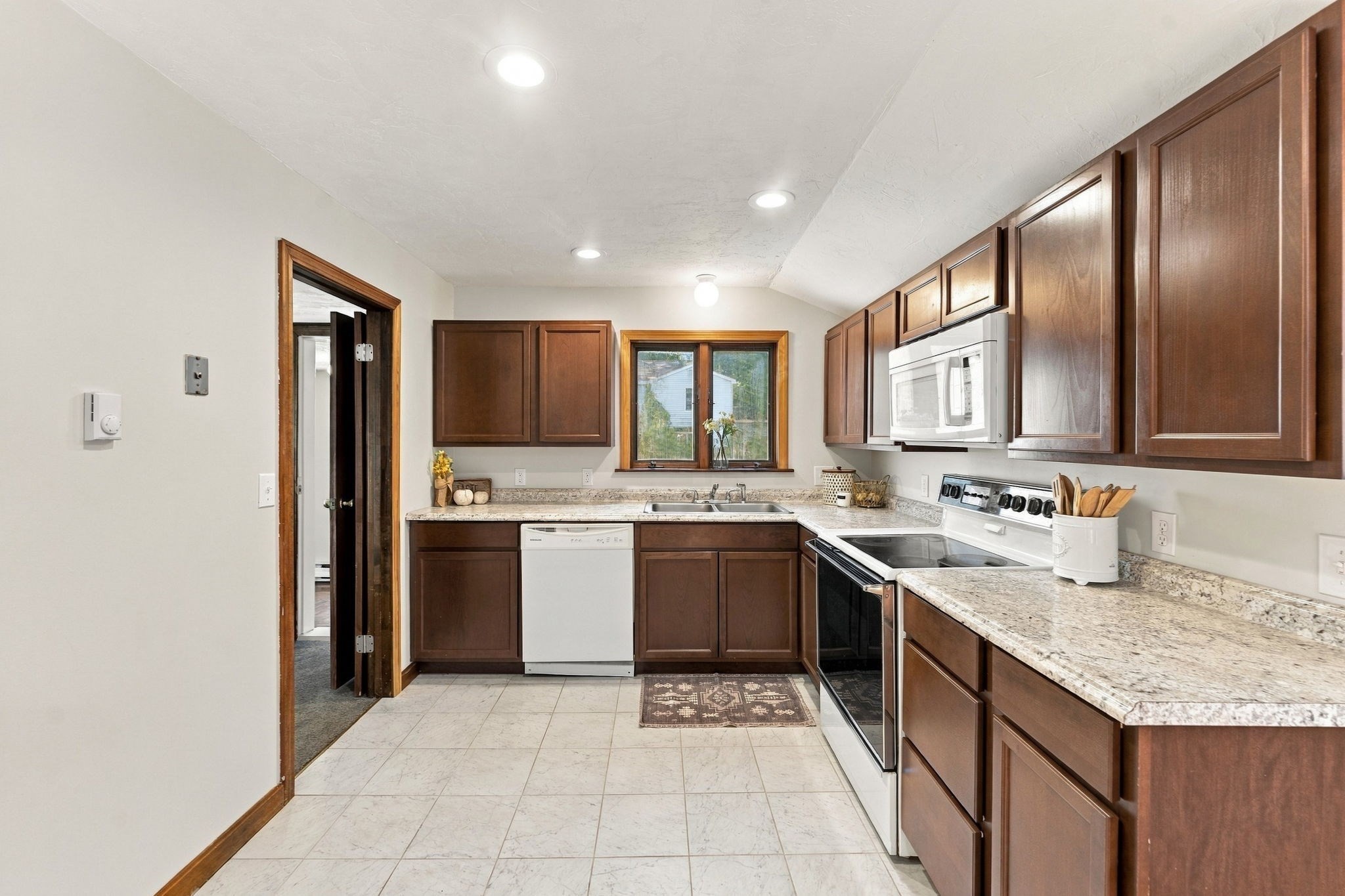 45 Center Street Property Photo 6