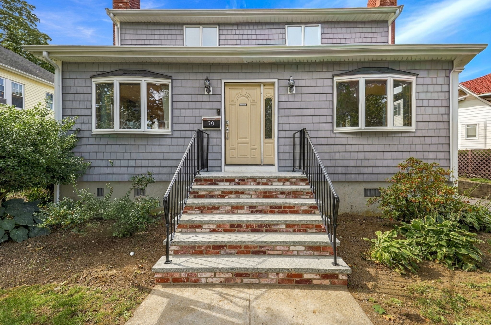 70 Hovey St Property Photo 1
