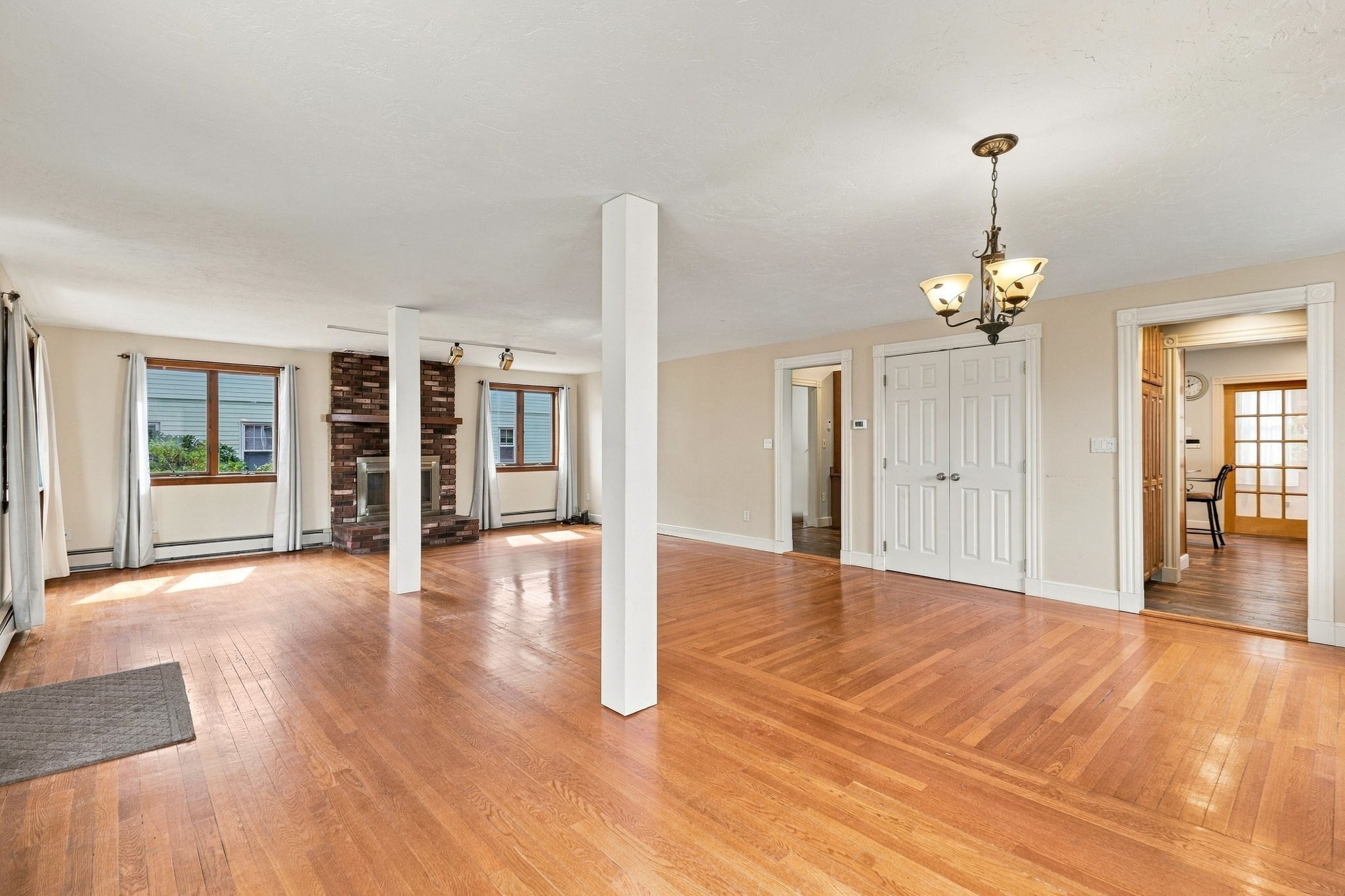 70 Hovey St Property Photo 3