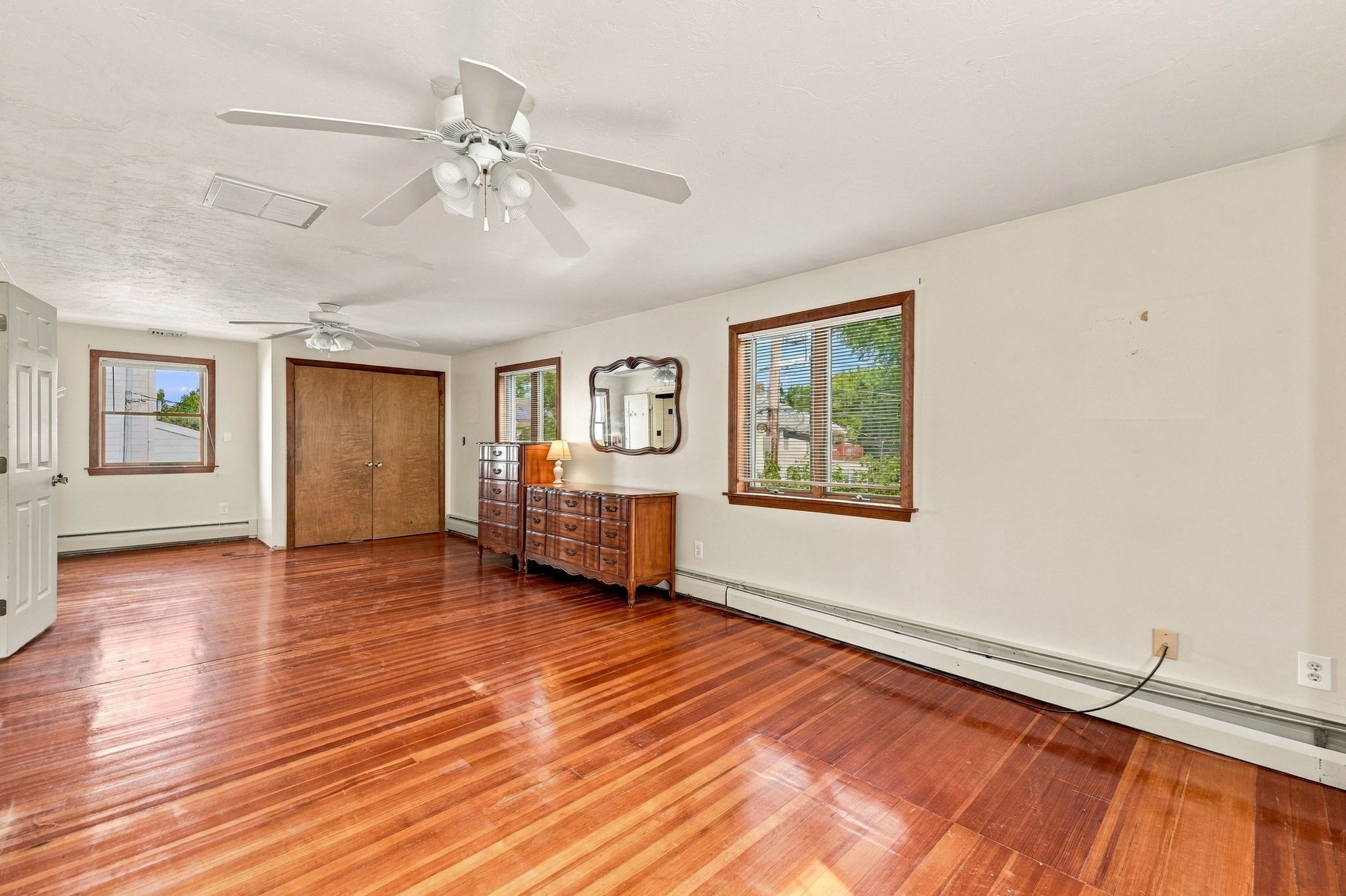 70 Hovey St Property Photo 10
