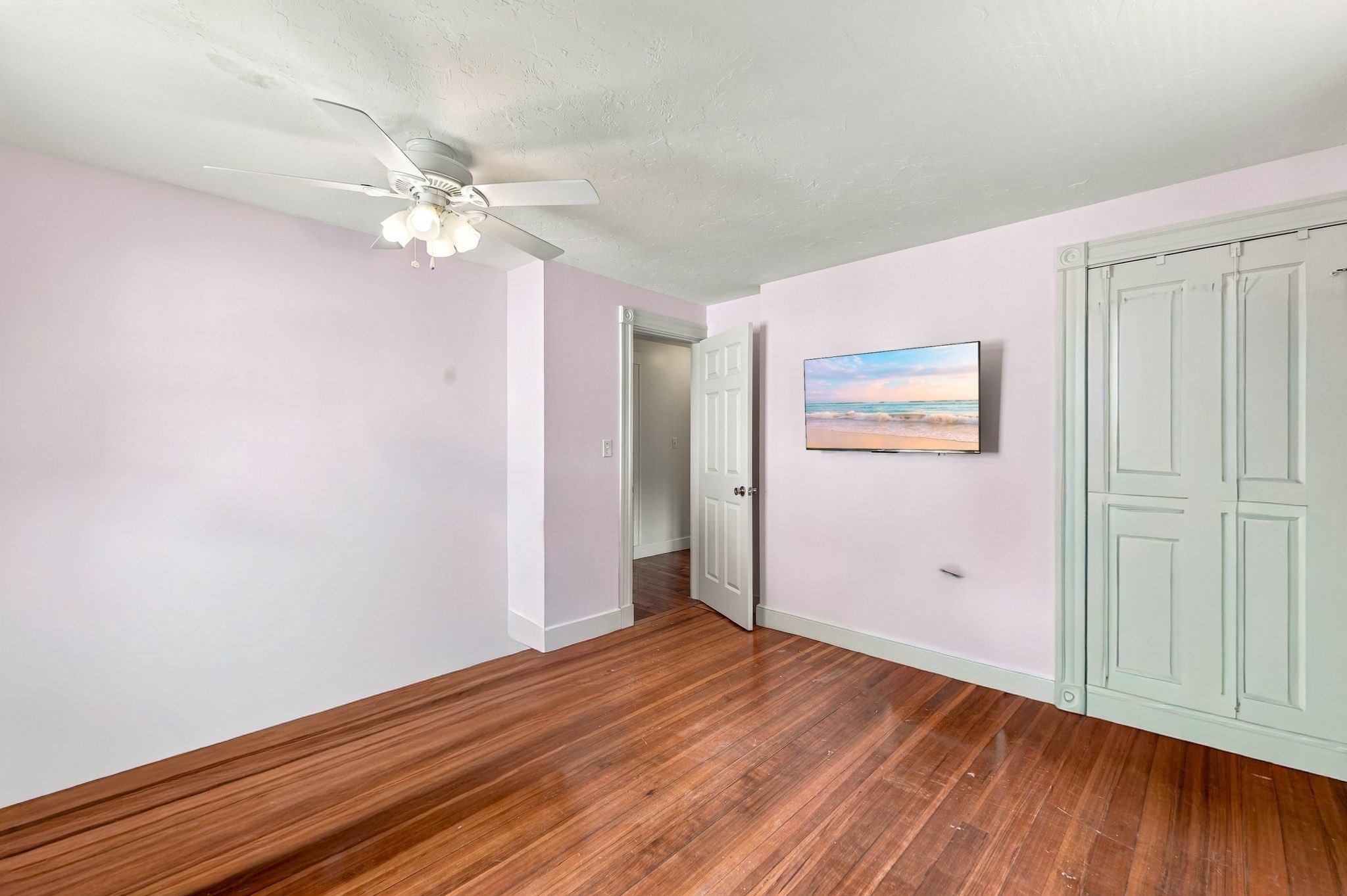 70 Hovey St Property Photo 12