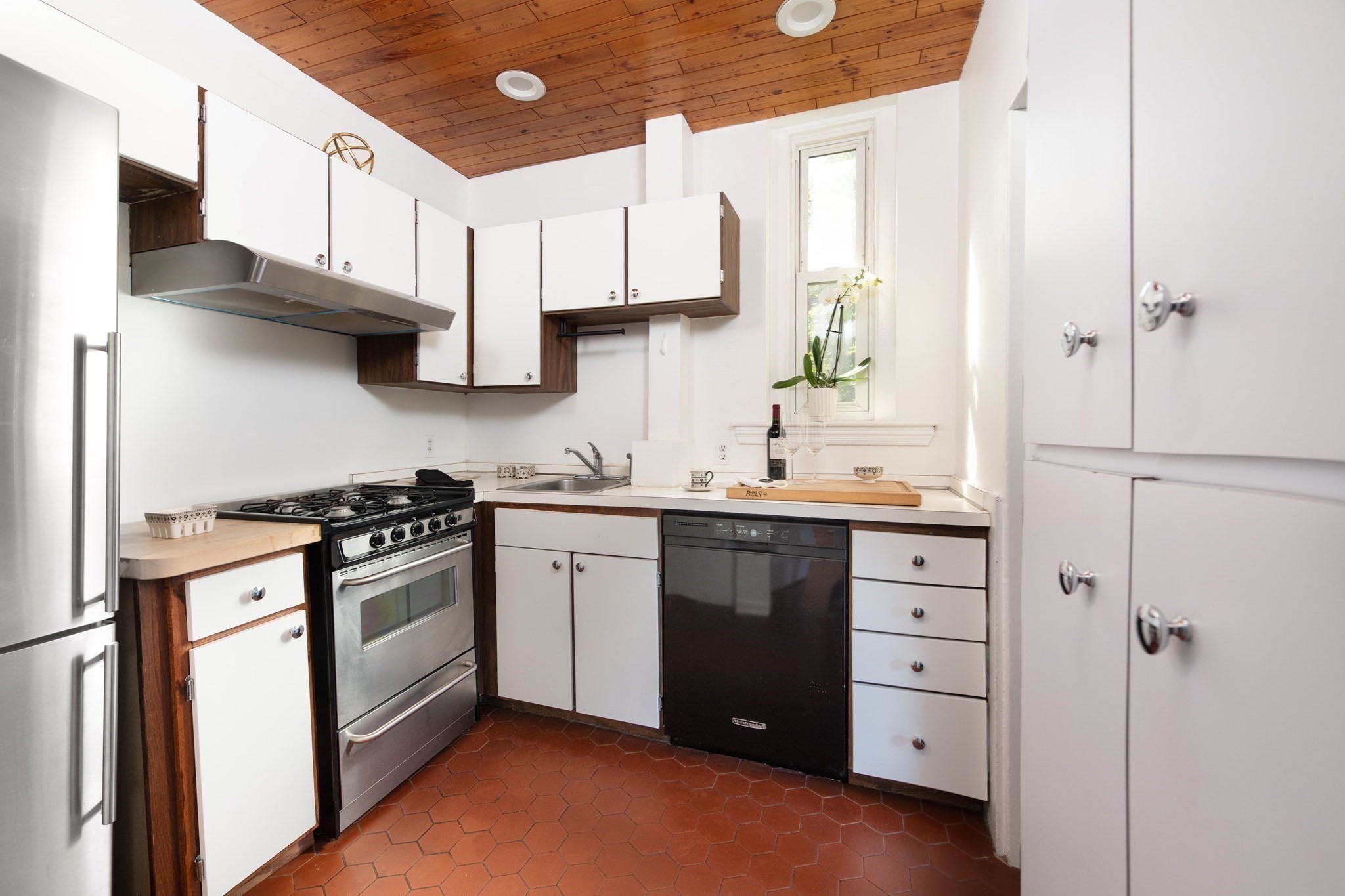 112 Pinckney St # 46 Property Photo 7