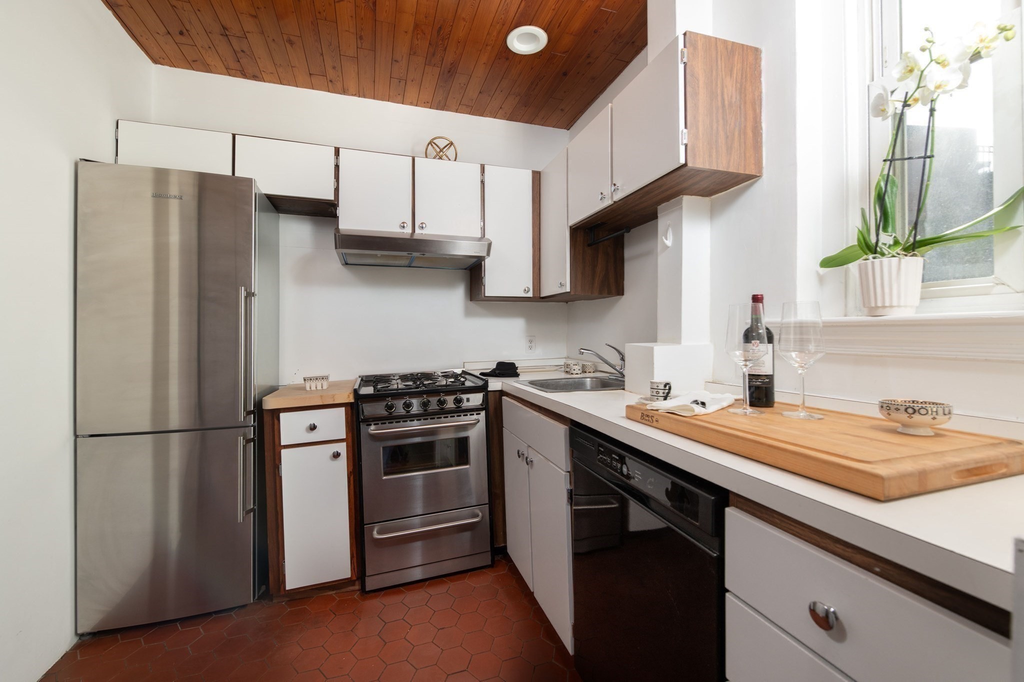 112 Pinckney St # 46 Property Photo 8