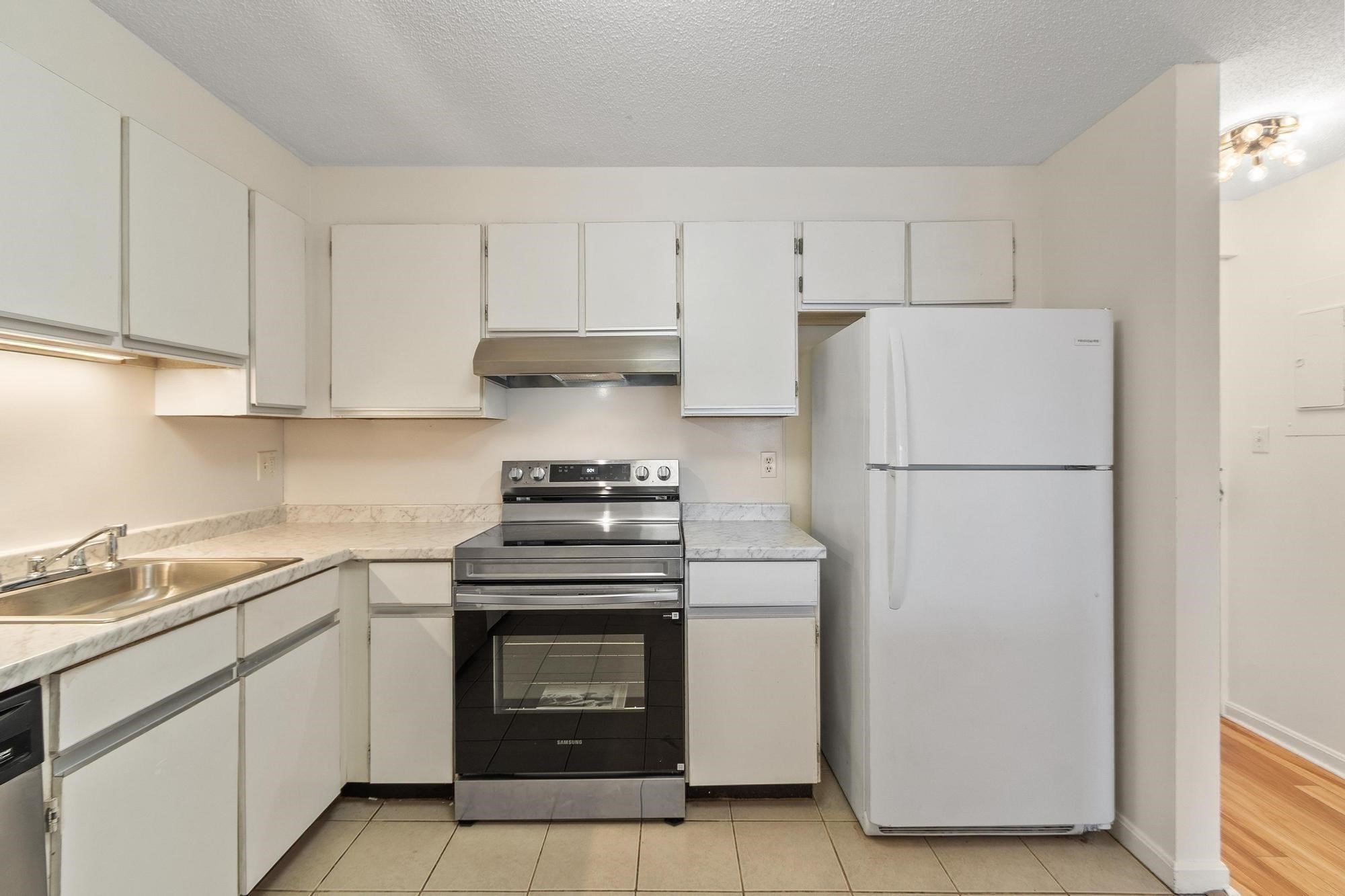 406-u 301 Broadway # 301 Property Photo 5