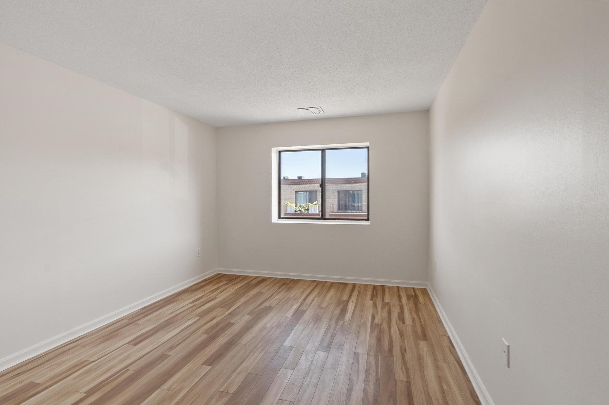 406-u 301 Broadway # 301 Property Photo 13