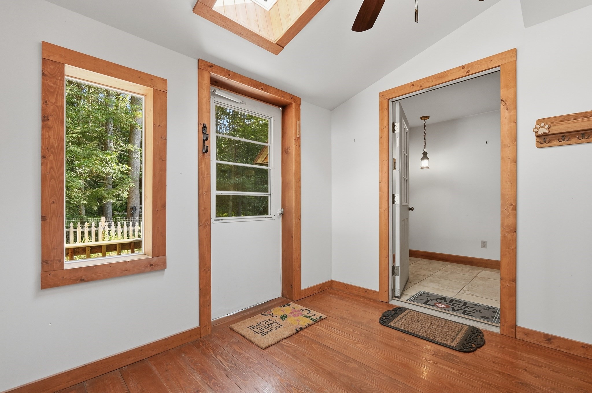 488 White Rd Property Photo 4