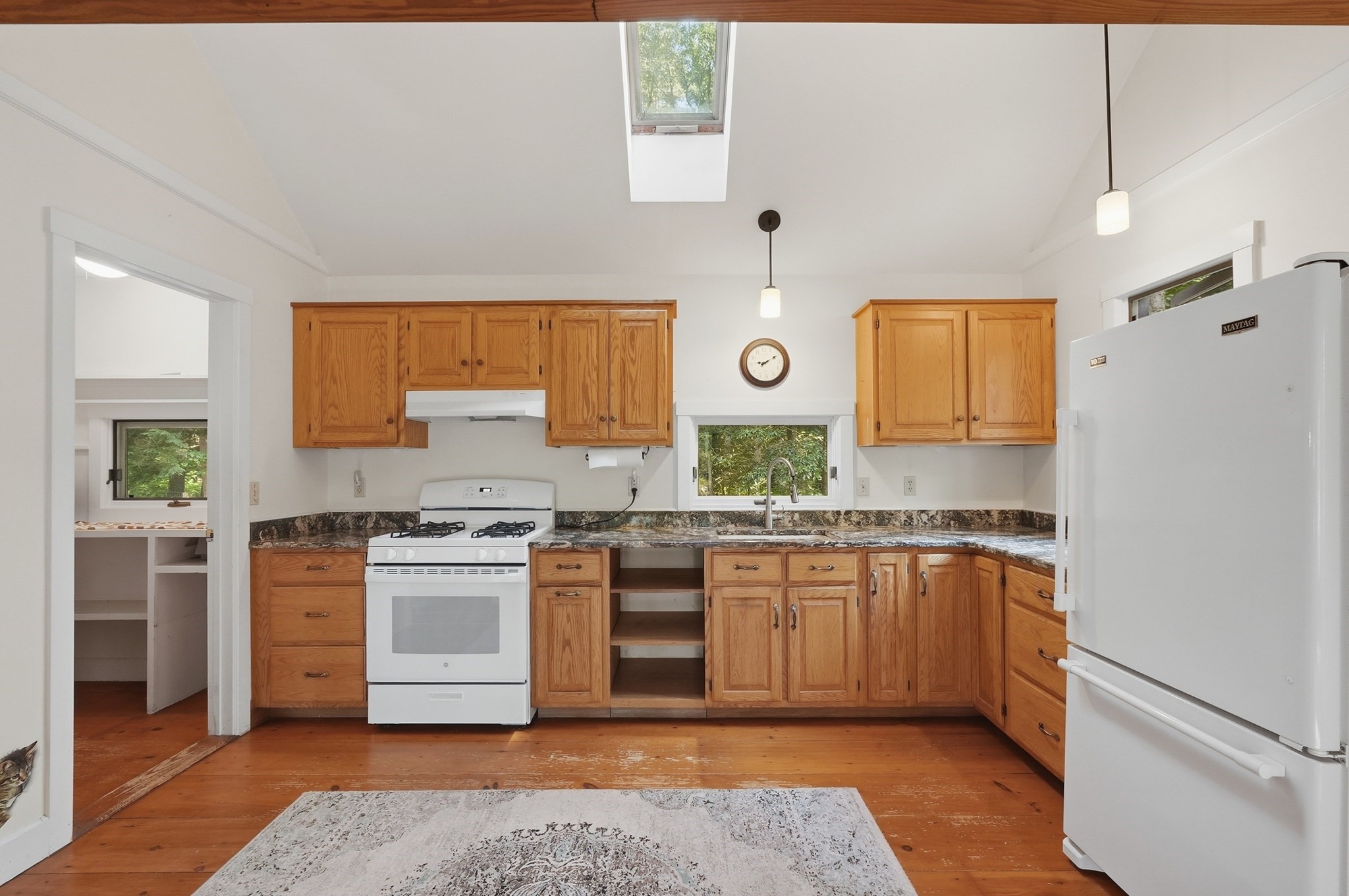 488 White Rd Property Photo 13