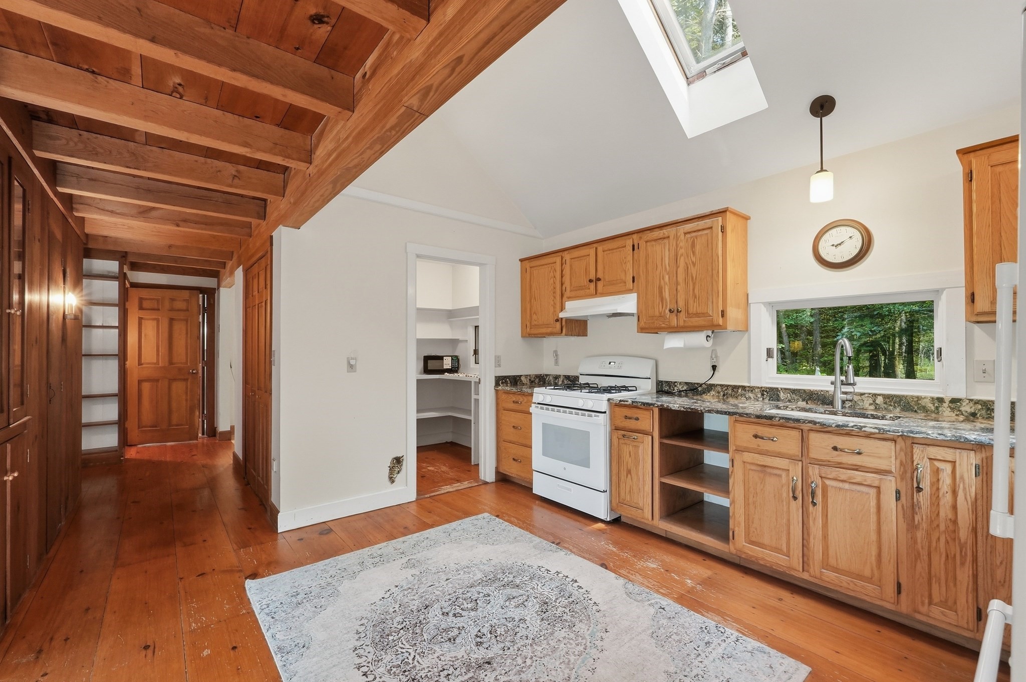 488 White Rd Property Photo 14