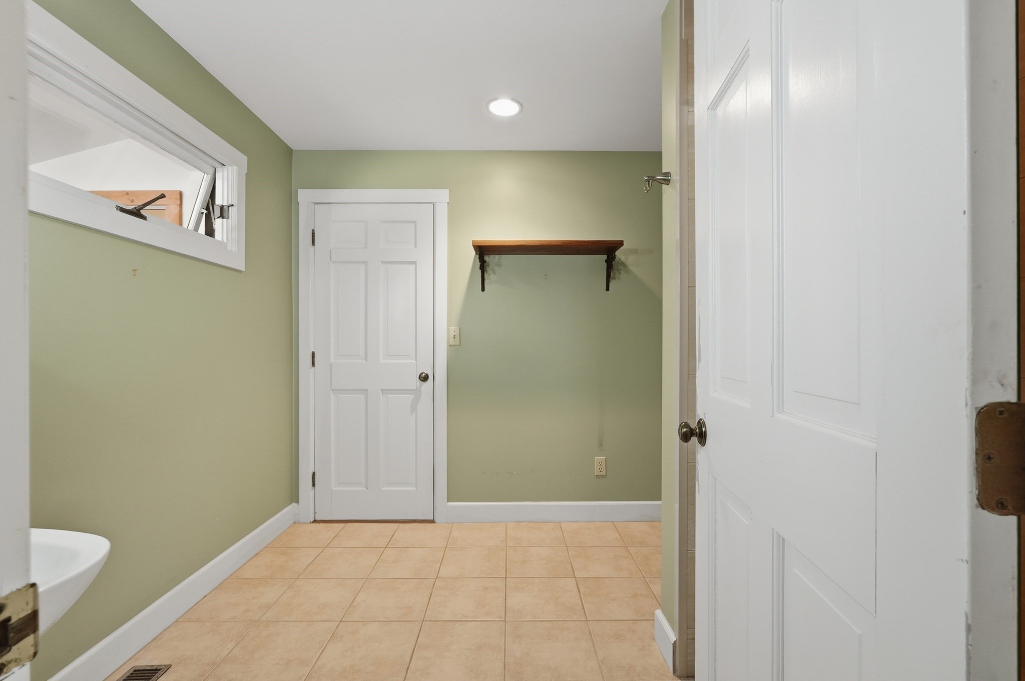 488 White Rd Property Photo 33