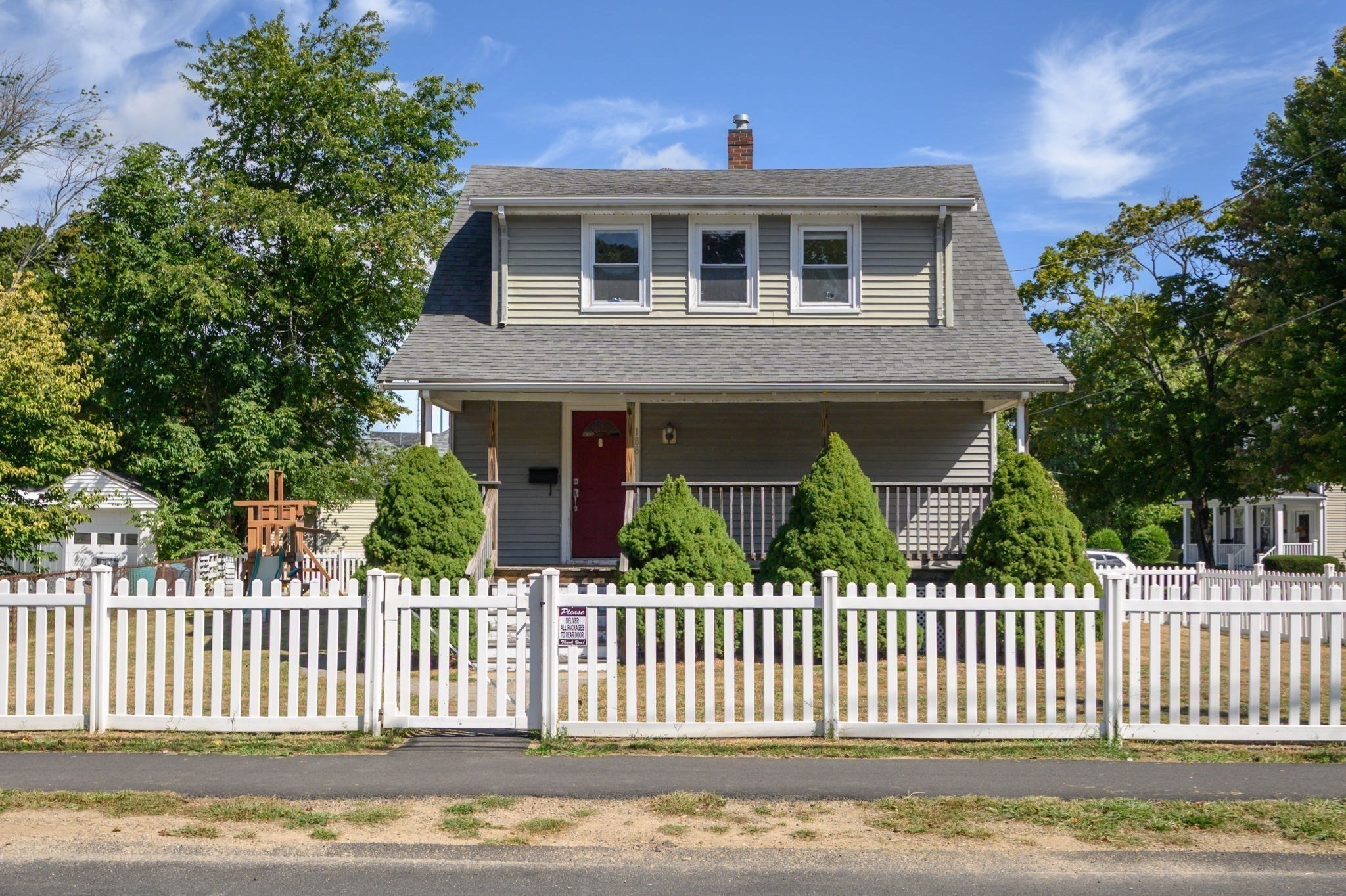 188 Central St Property Photo 2