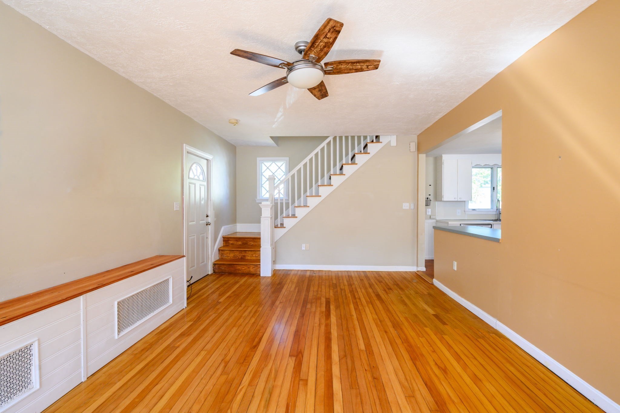 188 Central St Property Photo 6