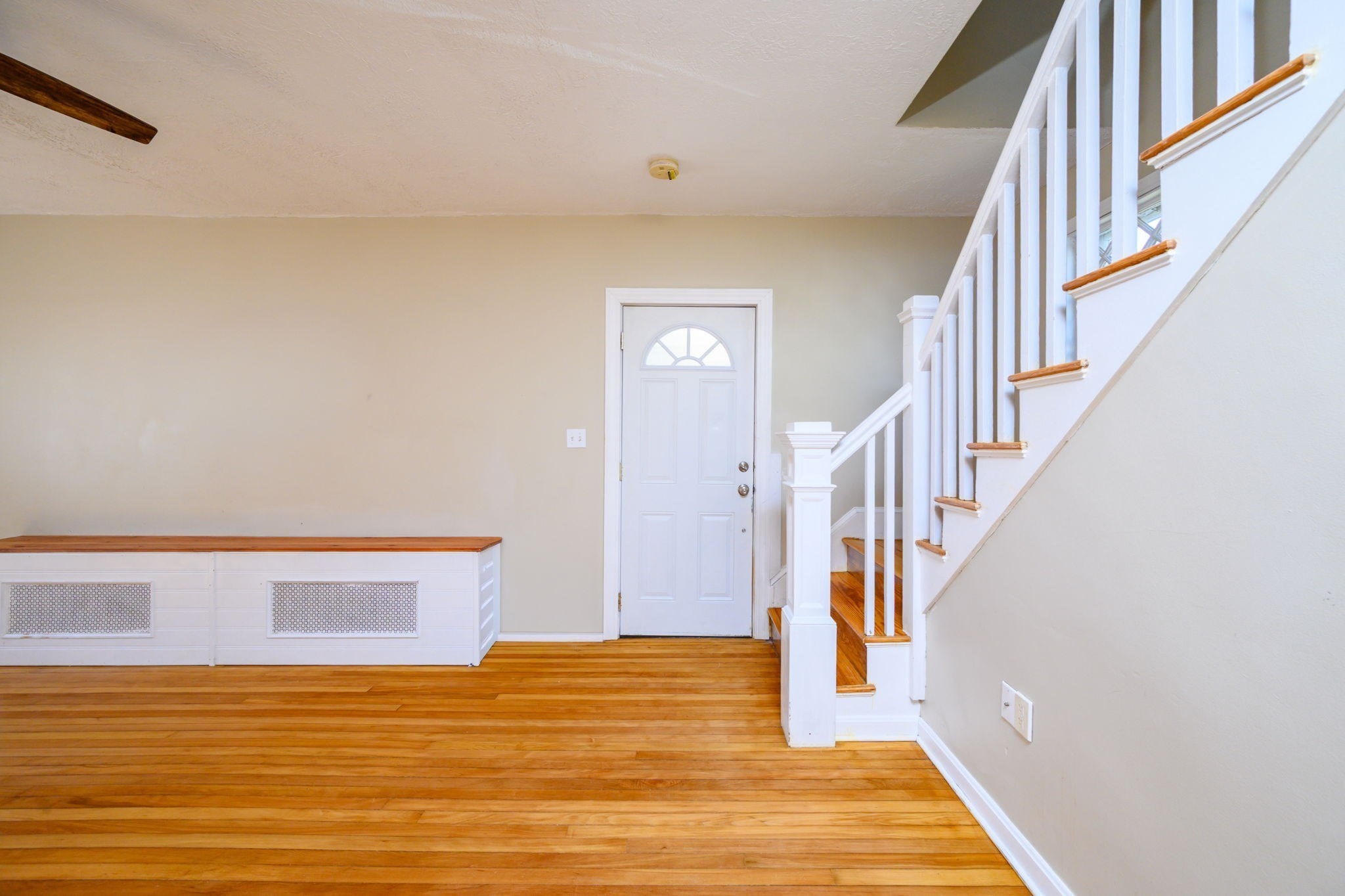 188 Central St Property Photo 8