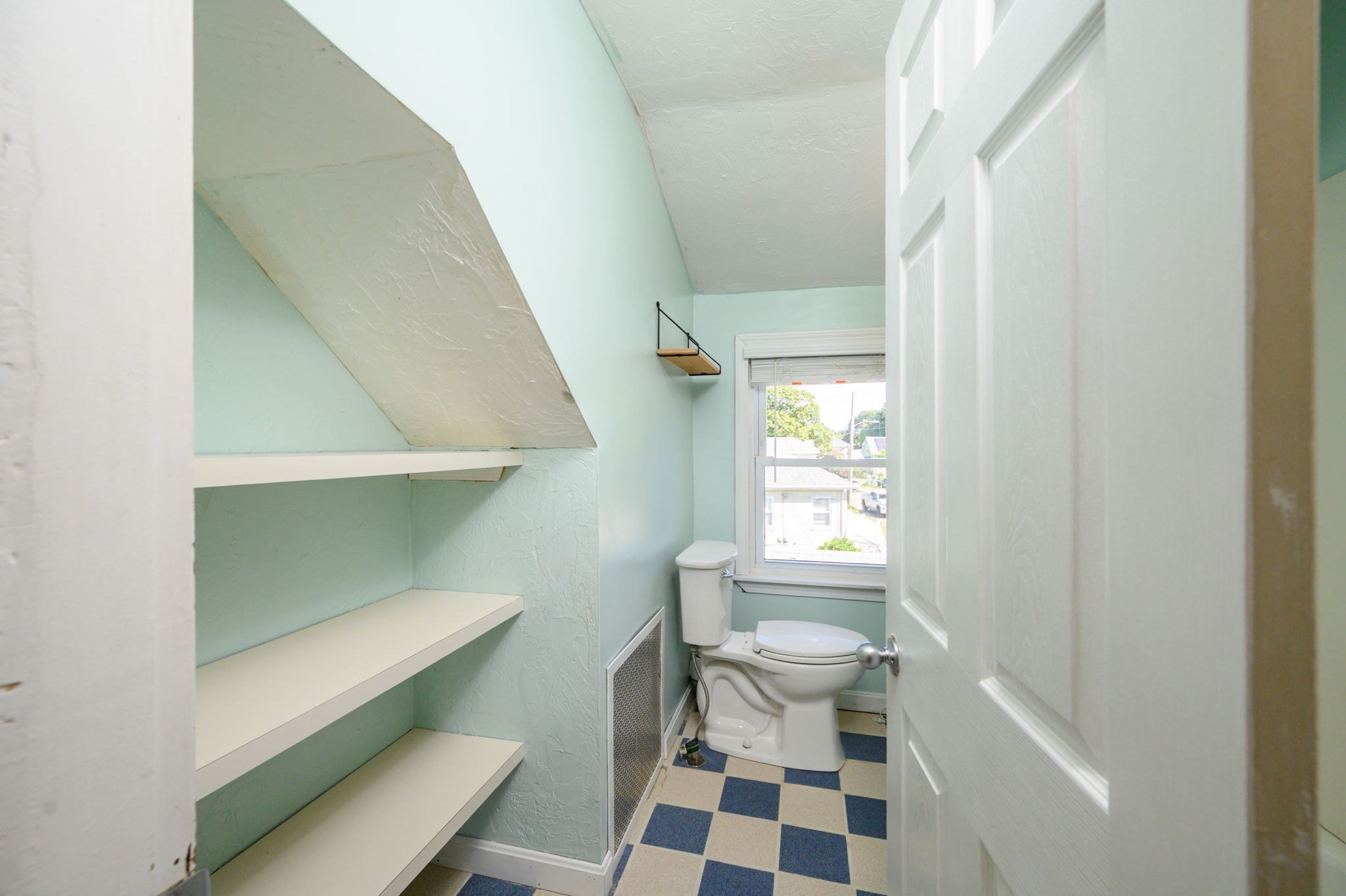 188 Central St Property Photo 21