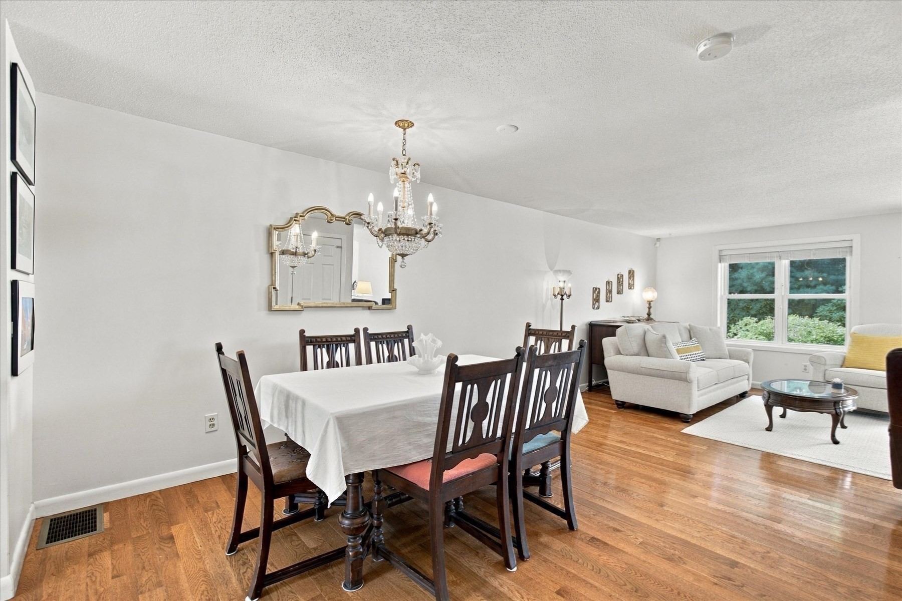 53 Southpoint Dr # H Property Photo 5