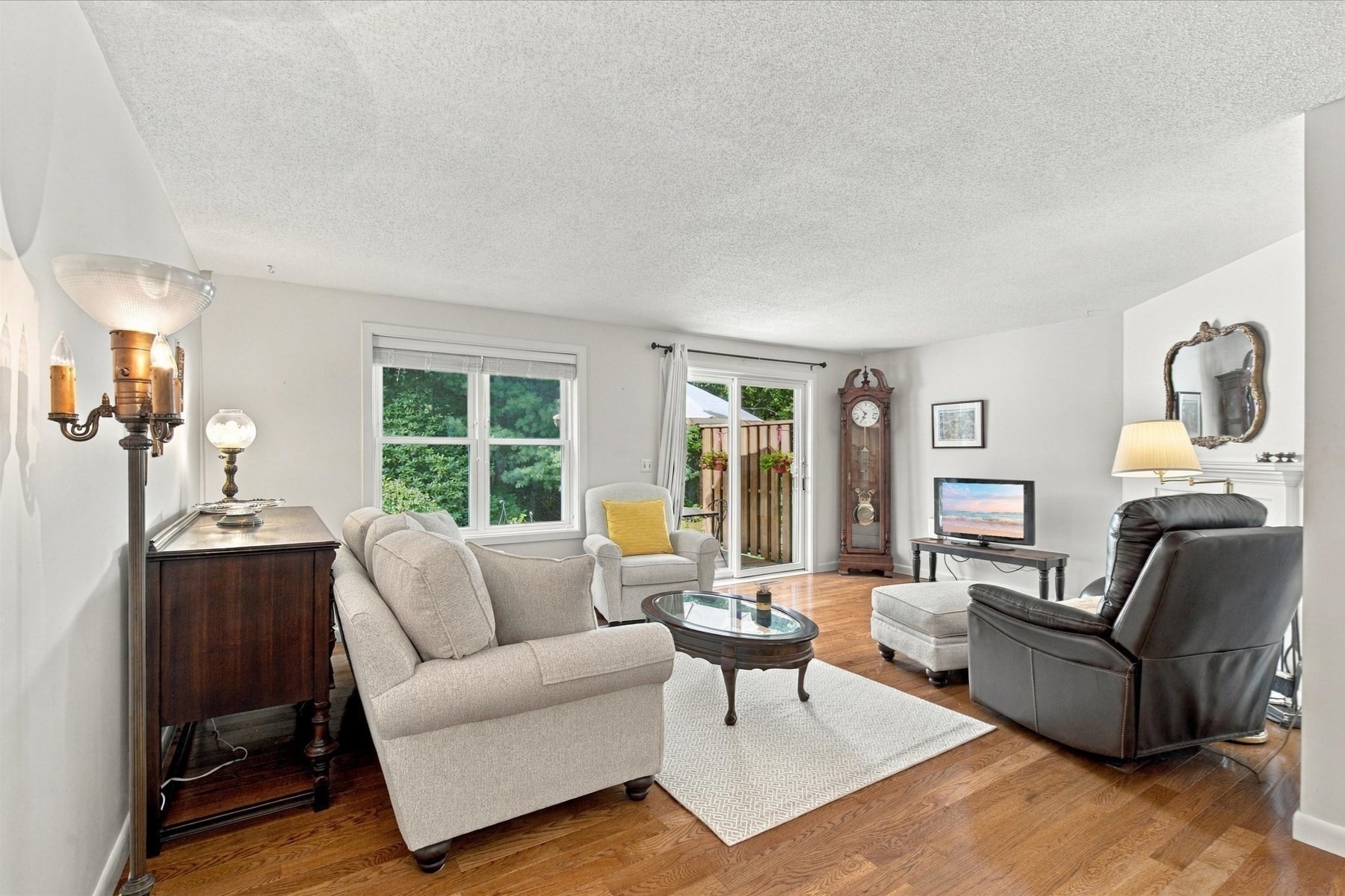 53 Southpoint Dr # H Property Photo 11