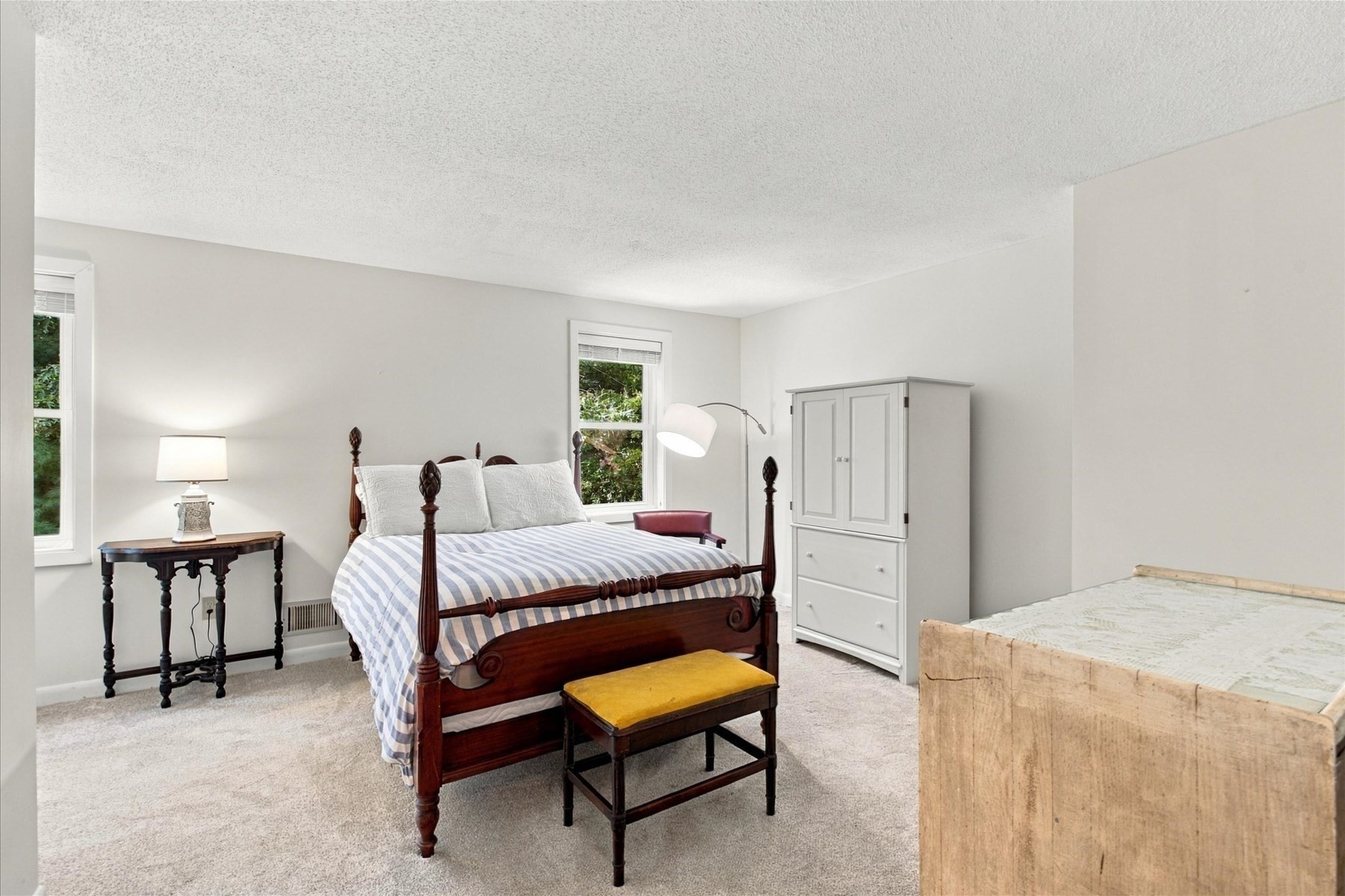 53 Southpoint Dr # H Property Photo 13