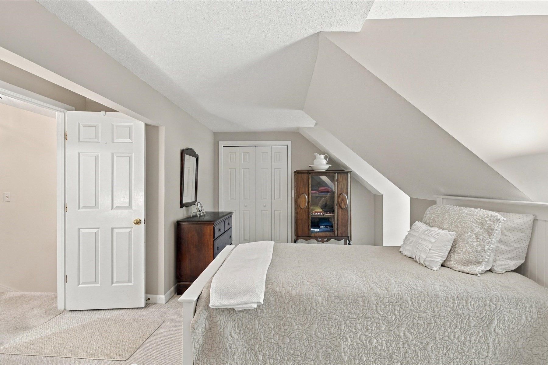 53 Southpoint Dr # H Property Photo 19
