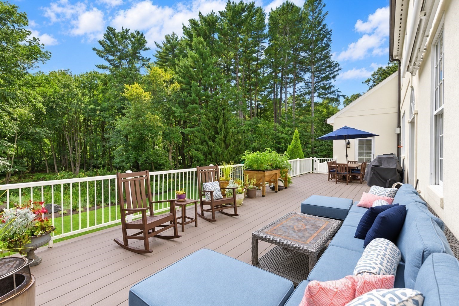 153 Essex St. Property Photo 9