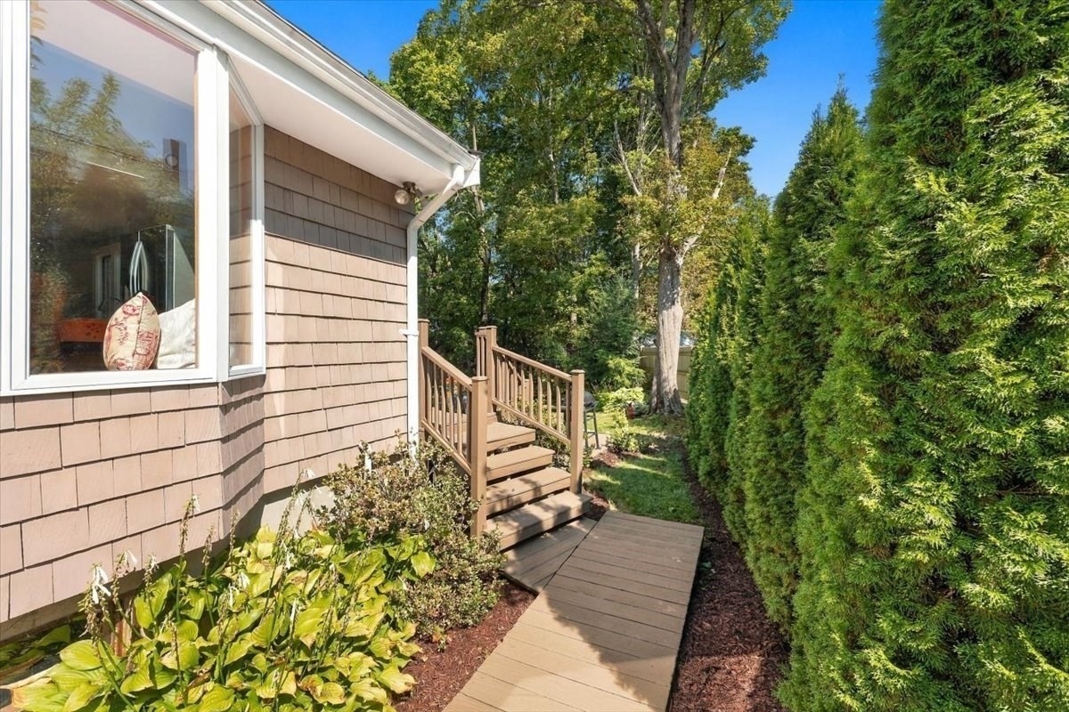 19 Tower Ave Property Photo 21