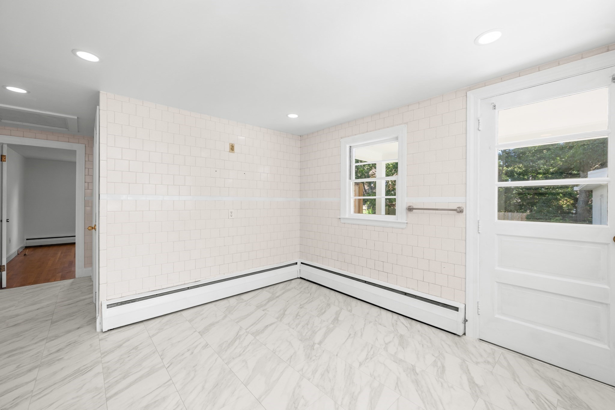 129 Belmont Property Photo 23