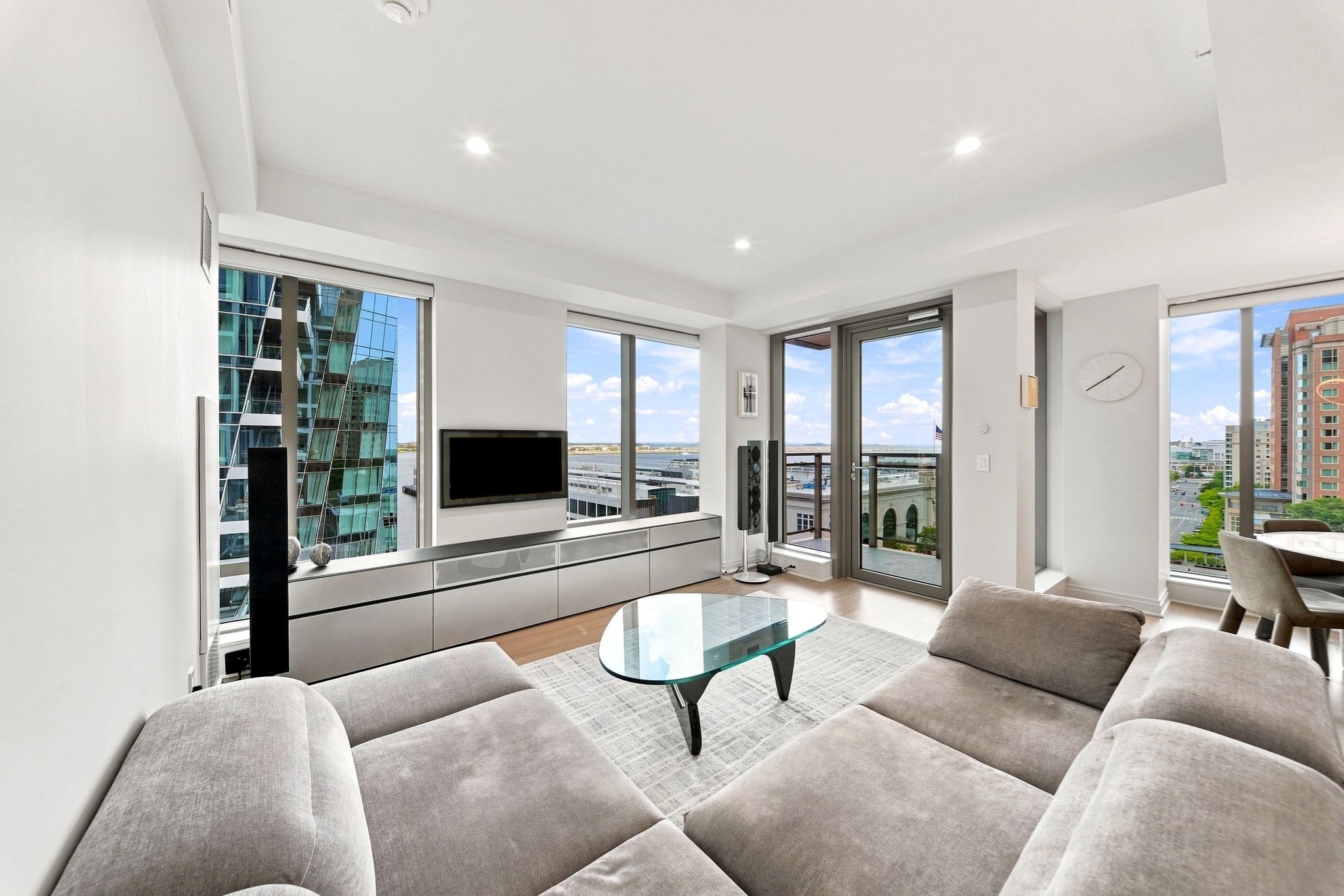 133 Seaport Blvd # 1122 Property Photo 10