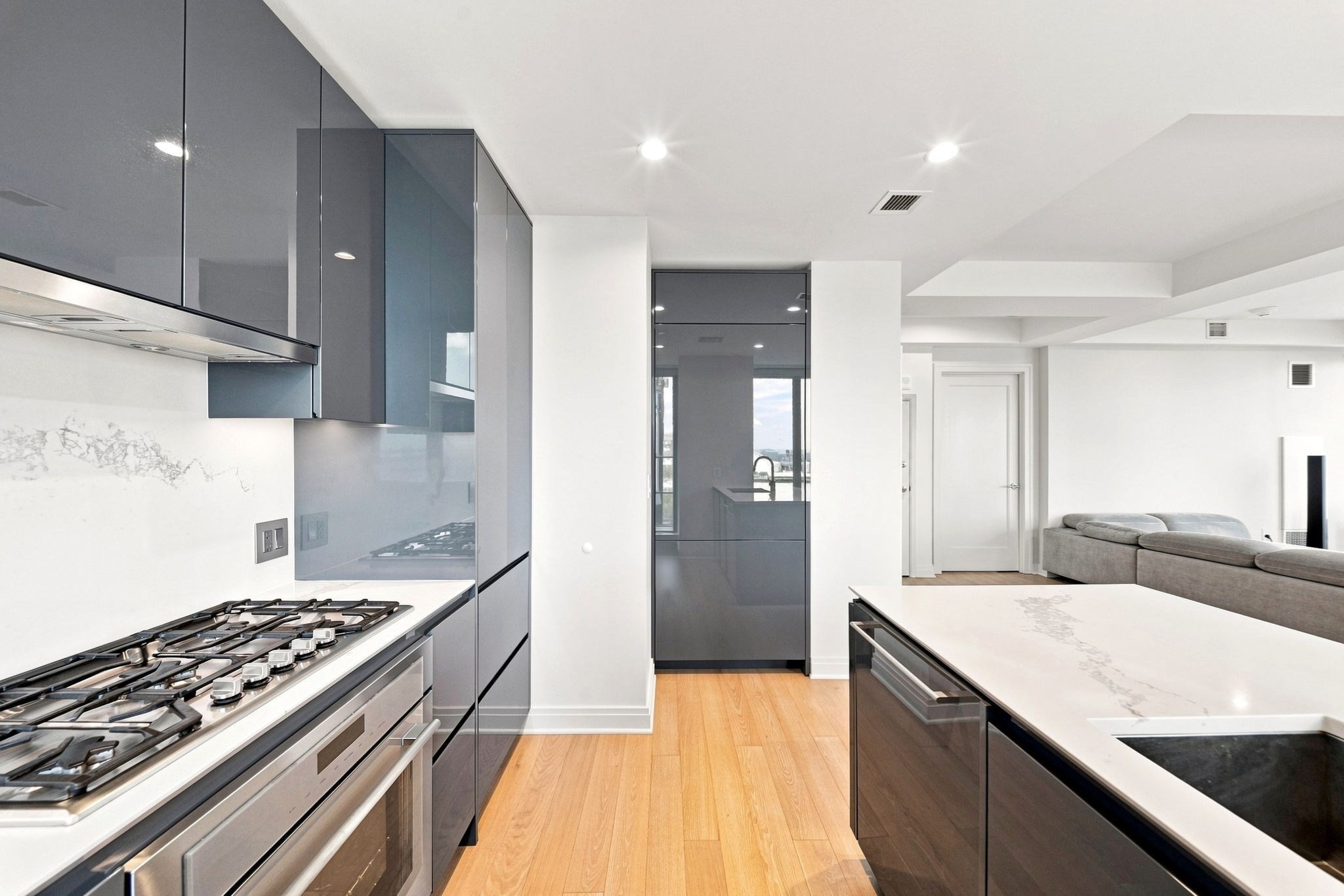 133 Seaport Blvd # 1122 Property Photo 17