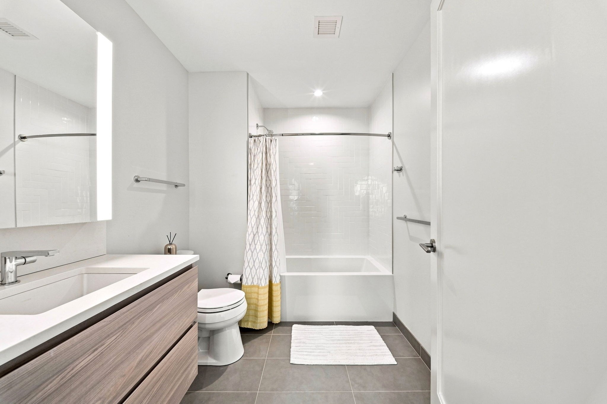 133 Seaport Blvd # 1122 Property Photo 19