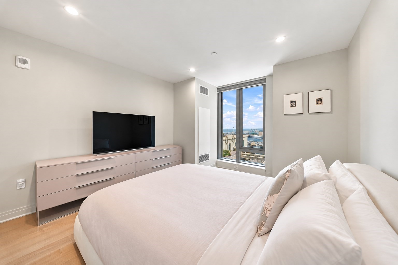 133 Seaport Blvd # 1122 Property Photo 20