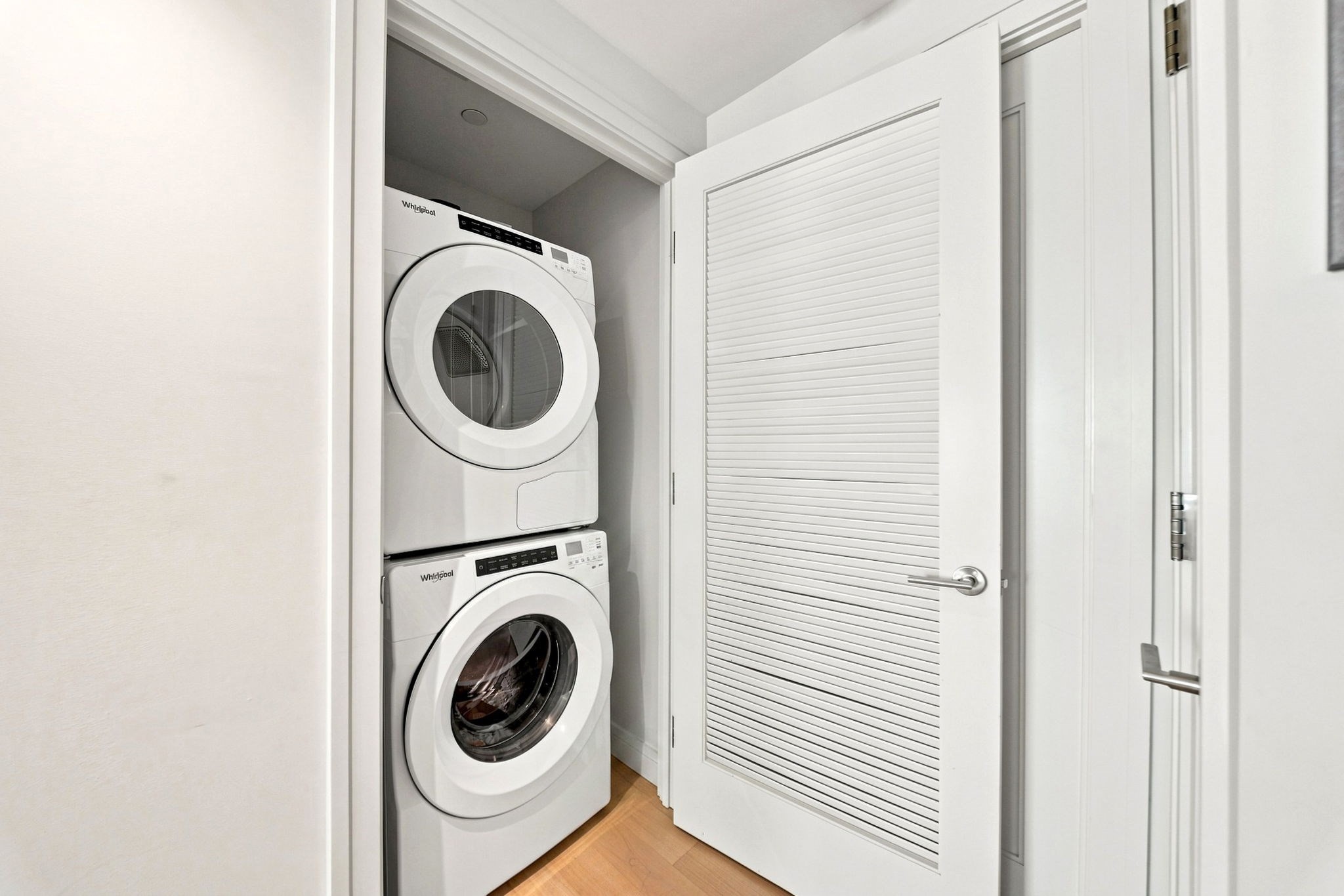 133 Seaport Blvd # 1122 Property Photo 25