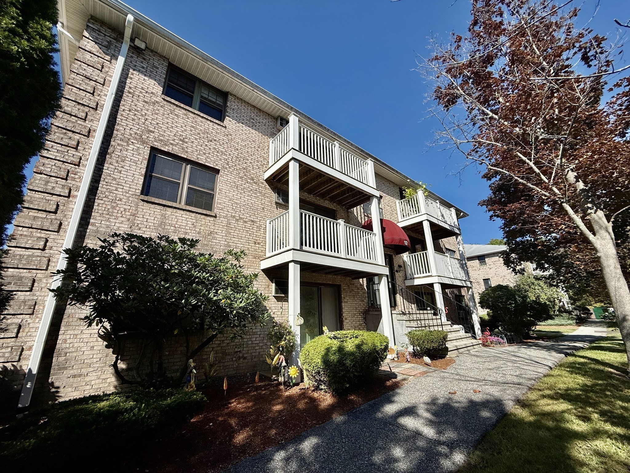 12 Kenmar Drive # 87 Property Photo 2