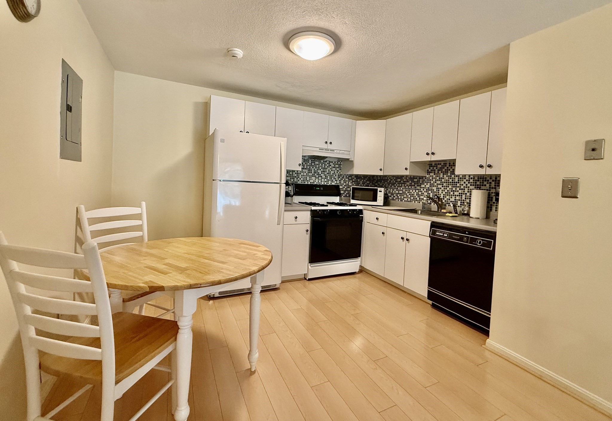 12 Kenmar Drive # 87 Property Photo 4