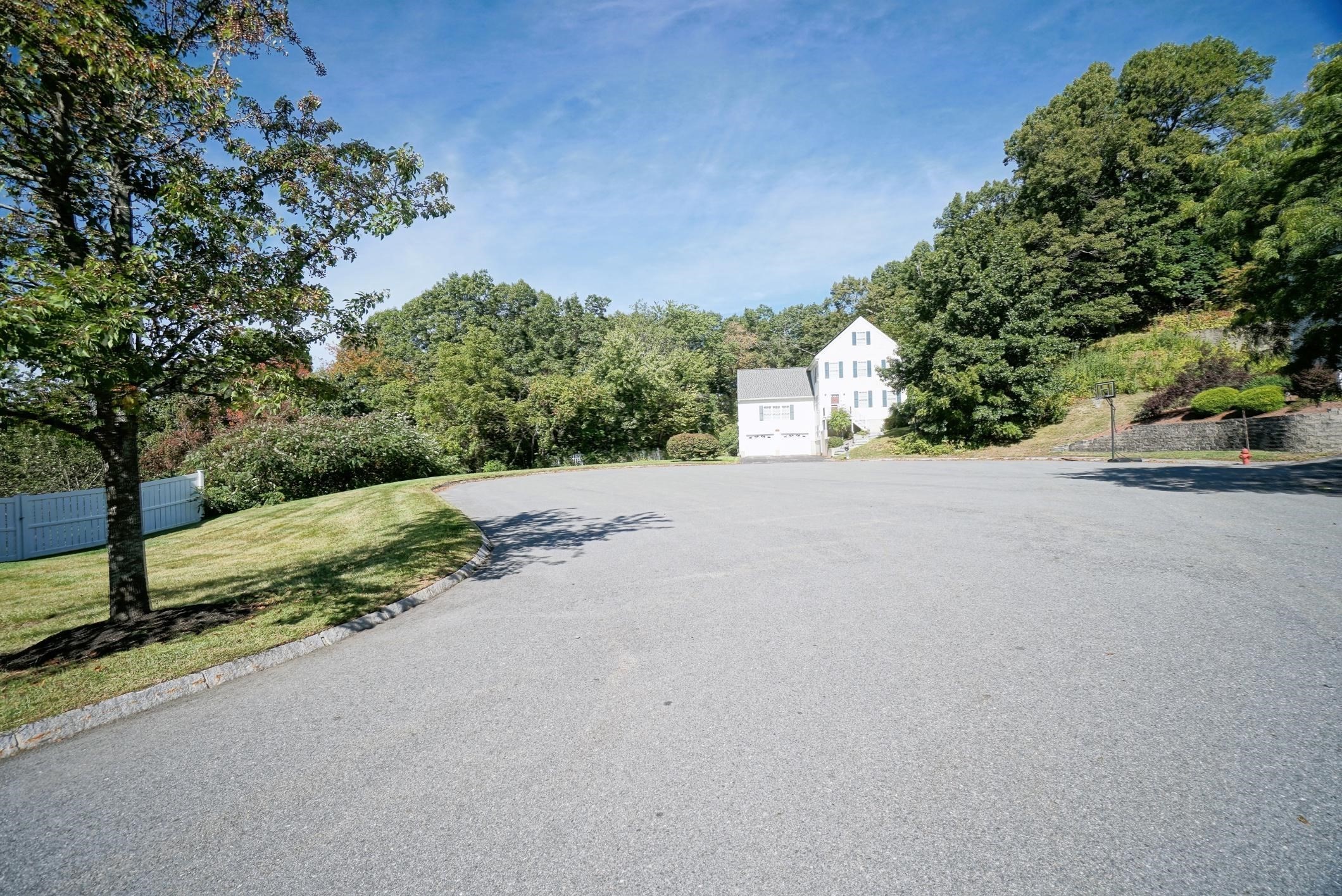 5 Overlook Circle Property Photo 5