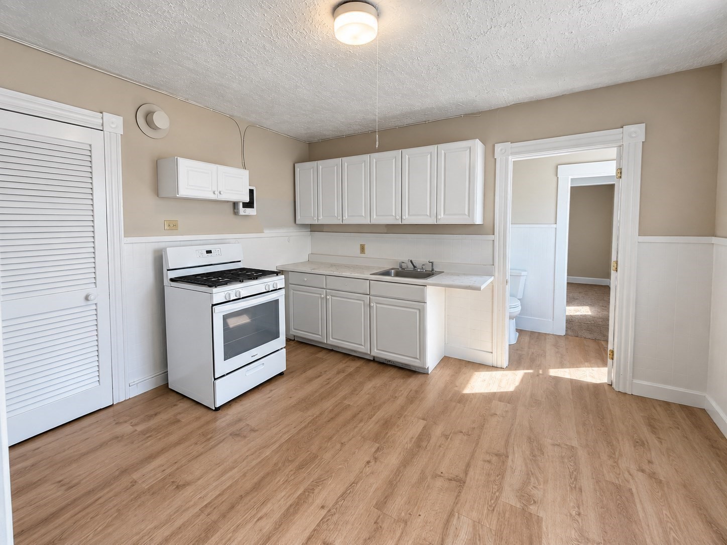 113 Spruce Property Photo 6