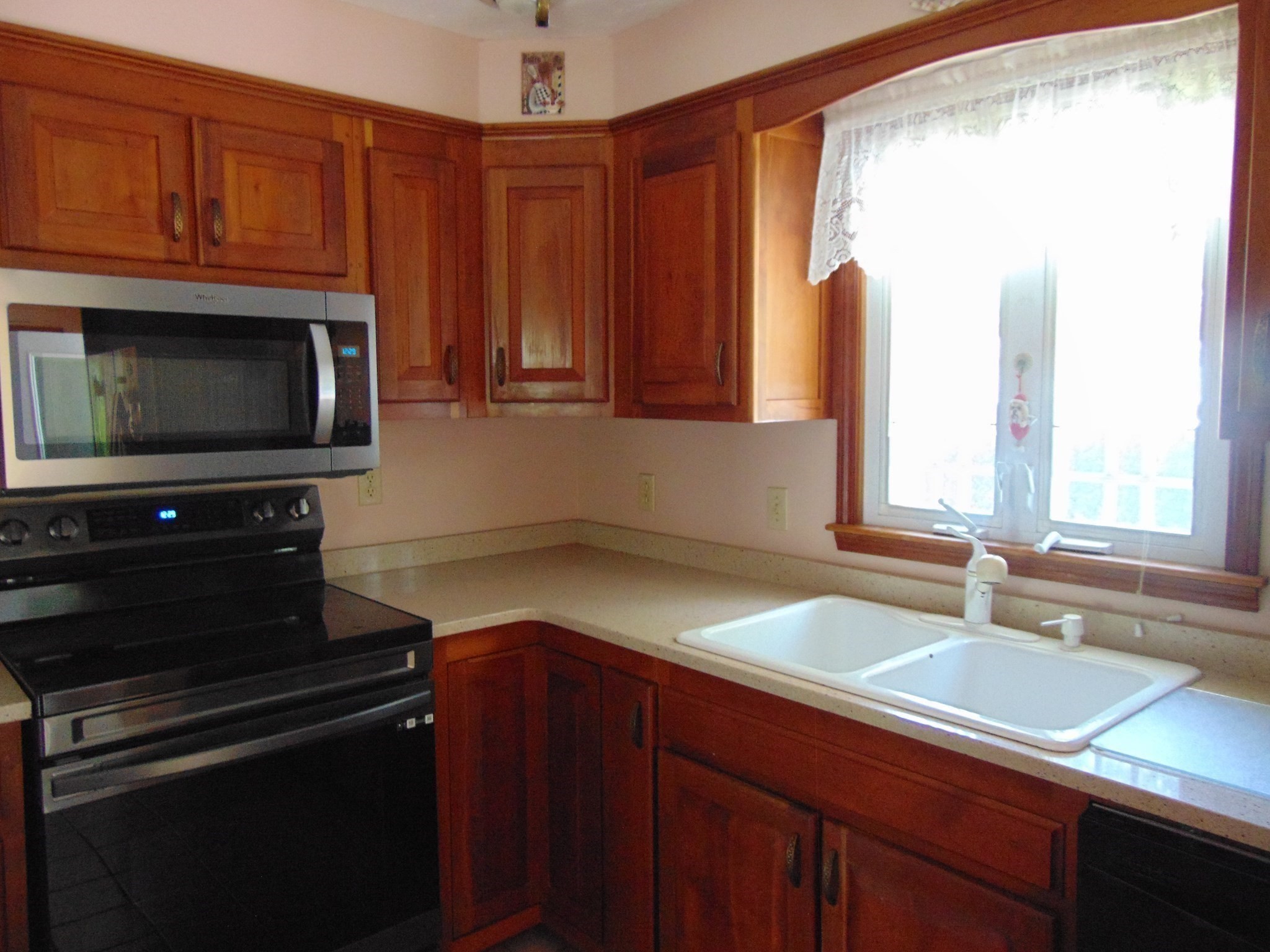 123 Eva Drive Property Photo 8
