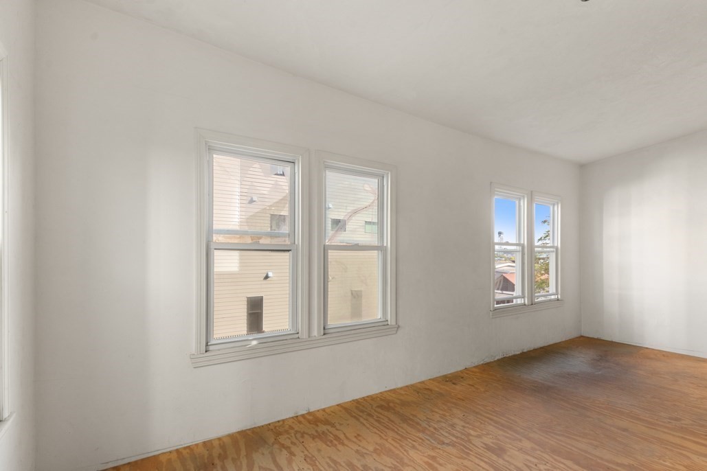 150 Falcon St Property Photo 12