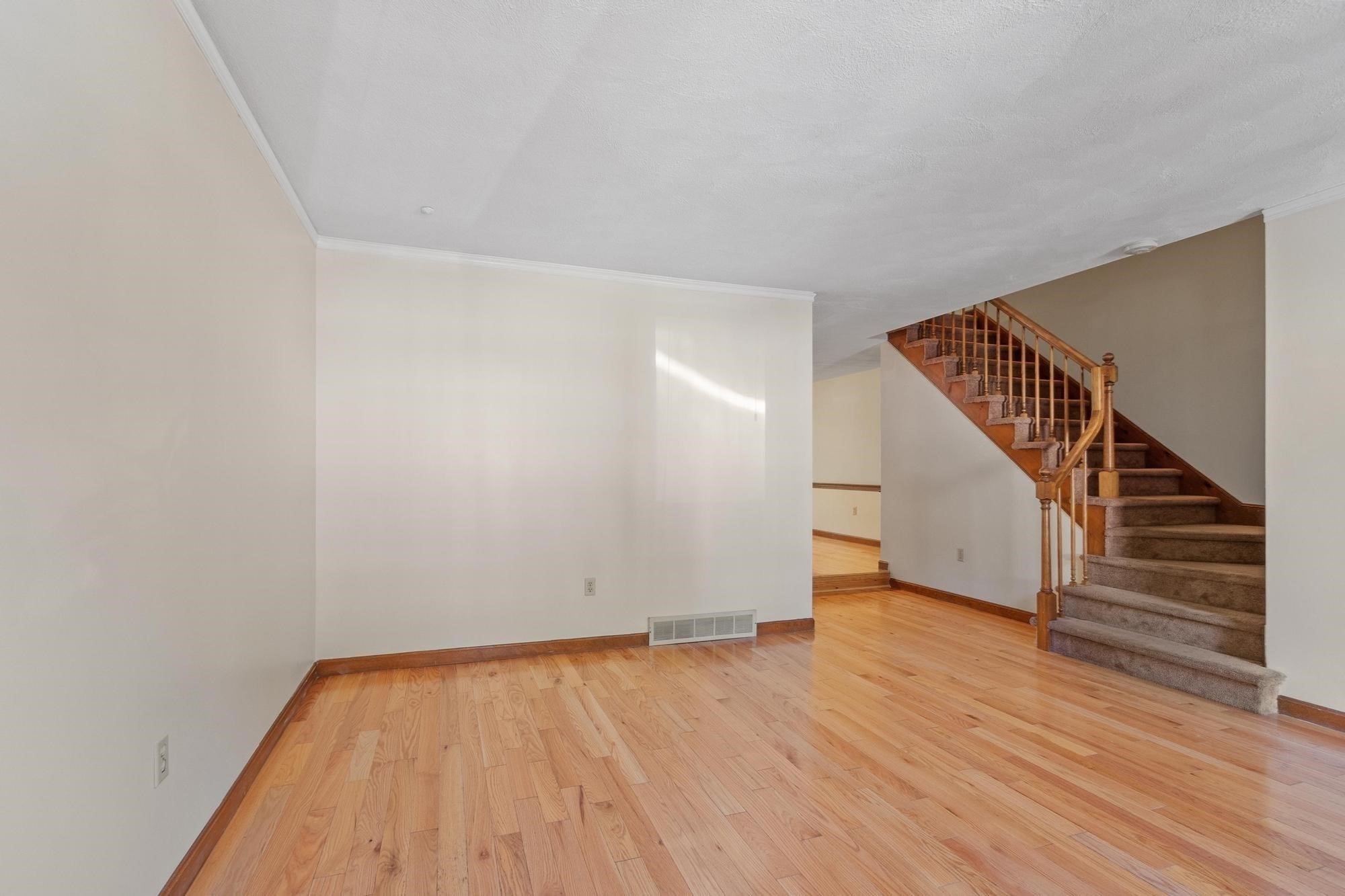 895 Wellman Avenue # 895 Property Photo 3
