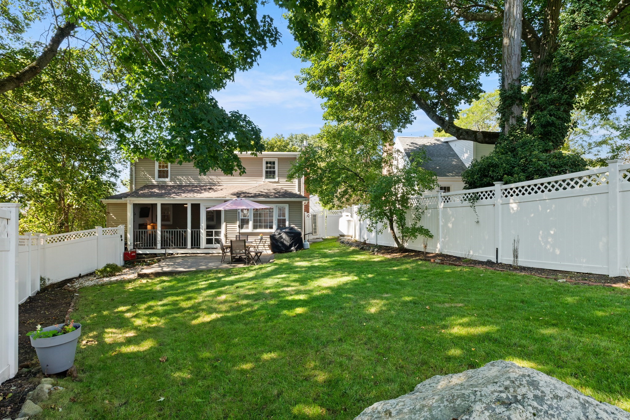 69 Hemlock St Property Photo 23