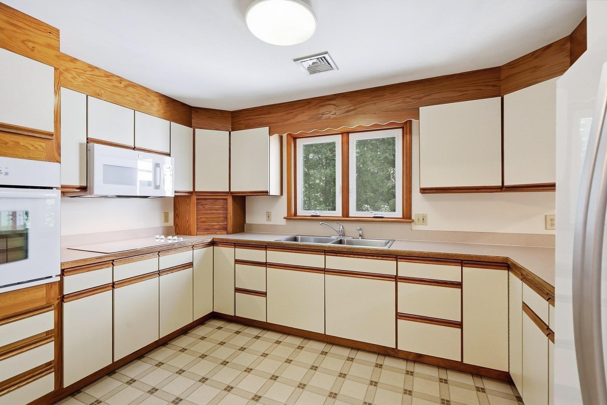 147 Woodland Road Property Photo 8