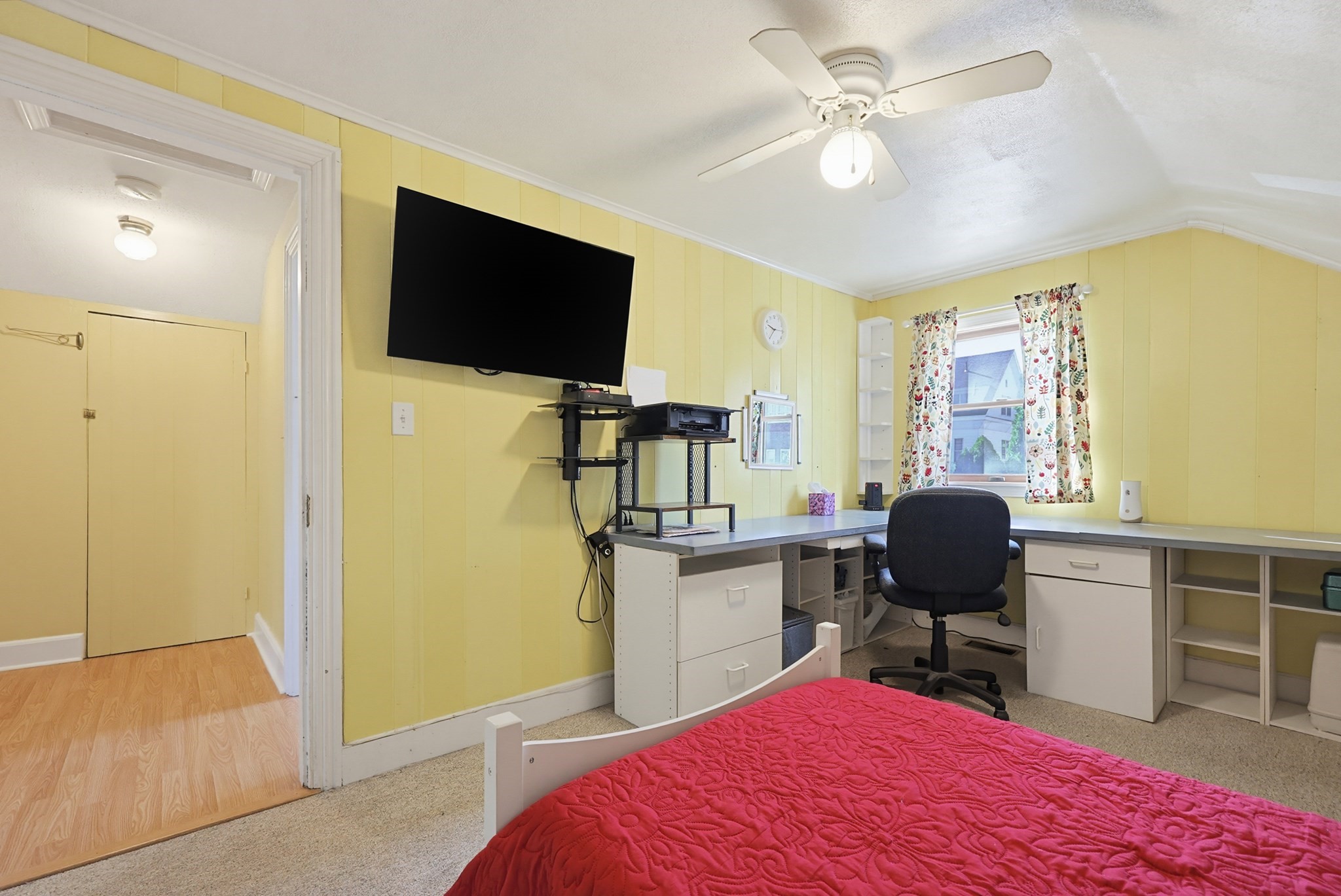 136 East Street Property Photo 21