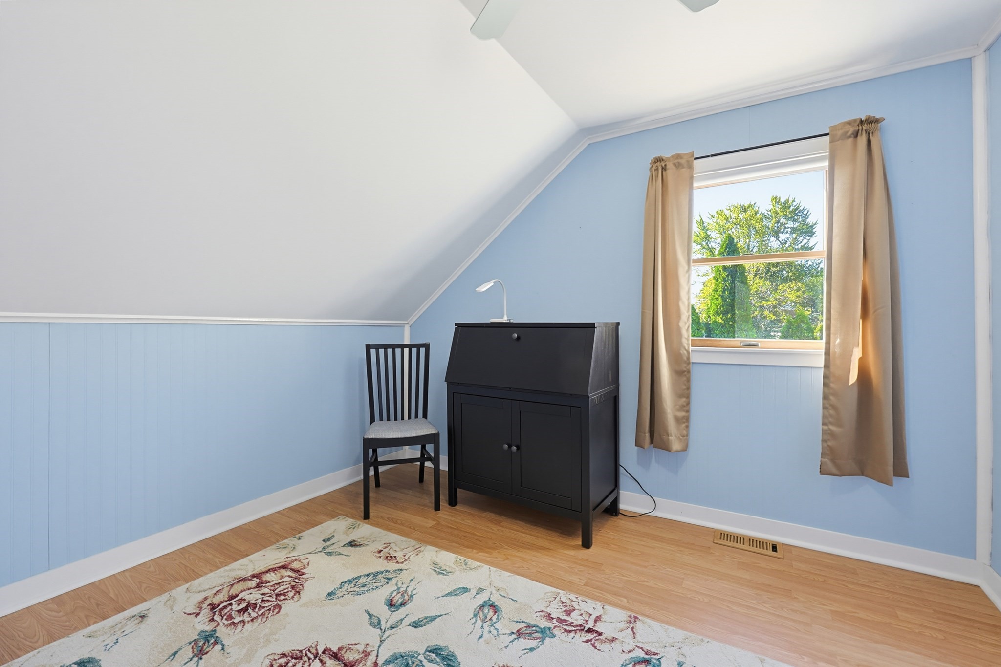 136 East Street Property Photo 22