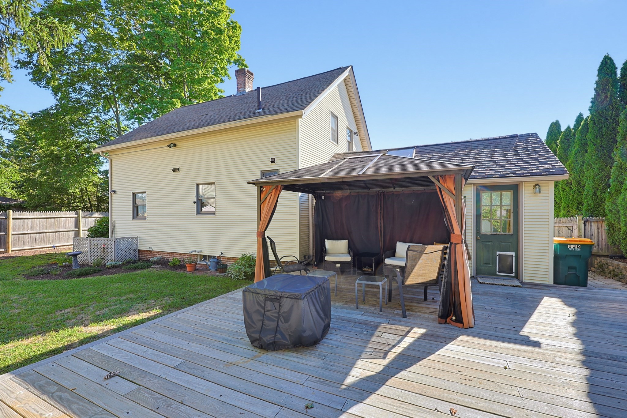 136 East Street Property Photo 28